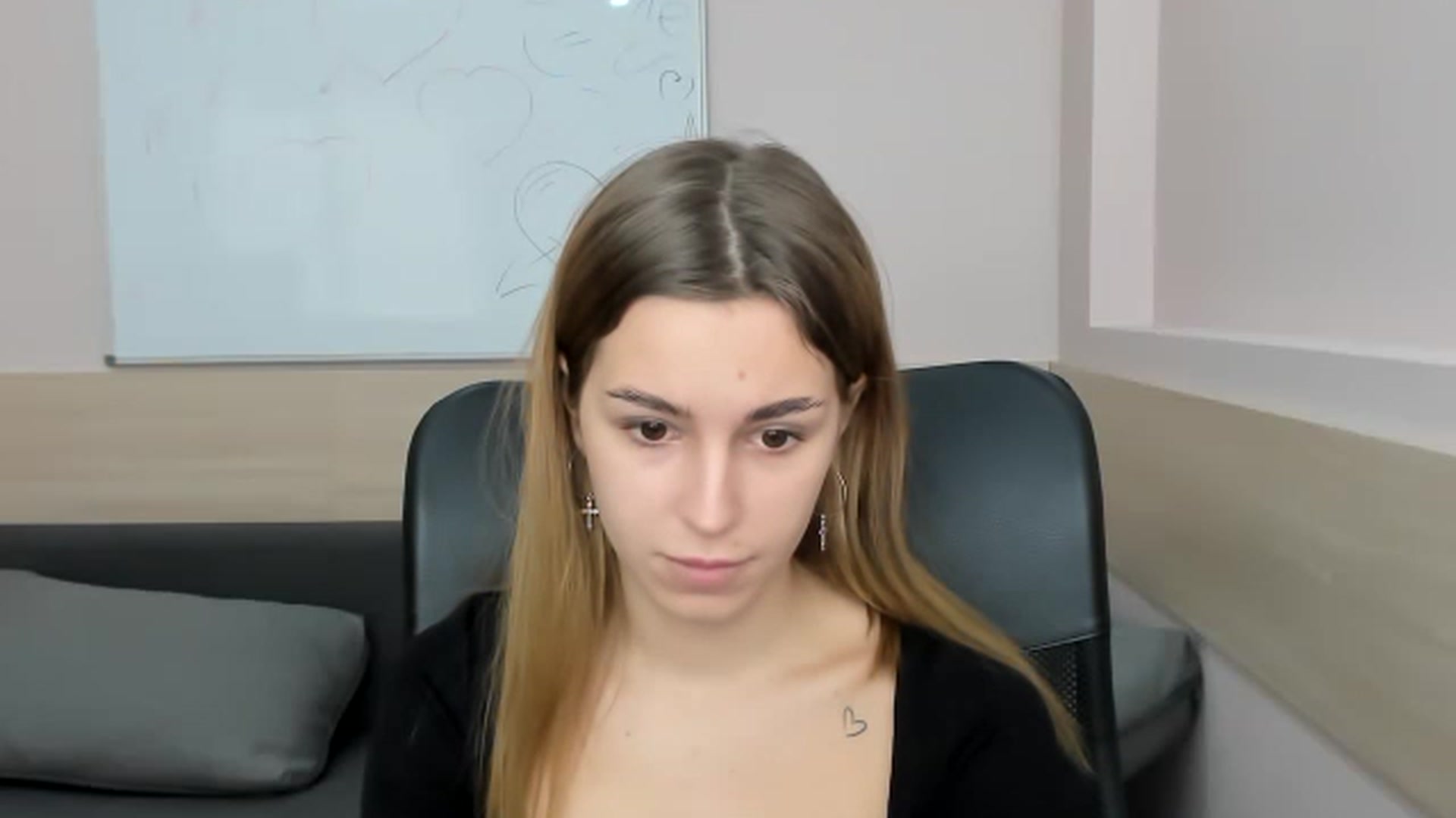 Gallery image thumbnail from Alice_Graysi's myfreecams stream on, 02/25/2023, 13:21 image 14 of 20