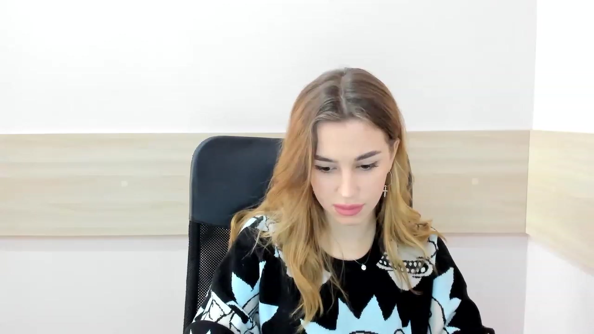 Gallery image thumbnail from Alice_Graysi's myfreecams stream on, 02/26/2023, 13:04 image 13 of 20