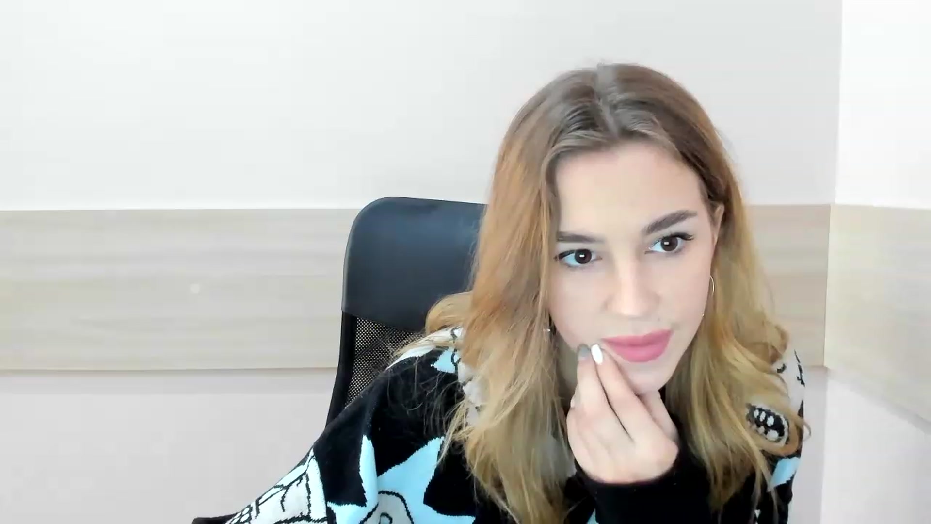Gallery image thumbnail from Alice_Graysi's myfreecams stream on, 02/26/2023, 13:04 image 15 of 20