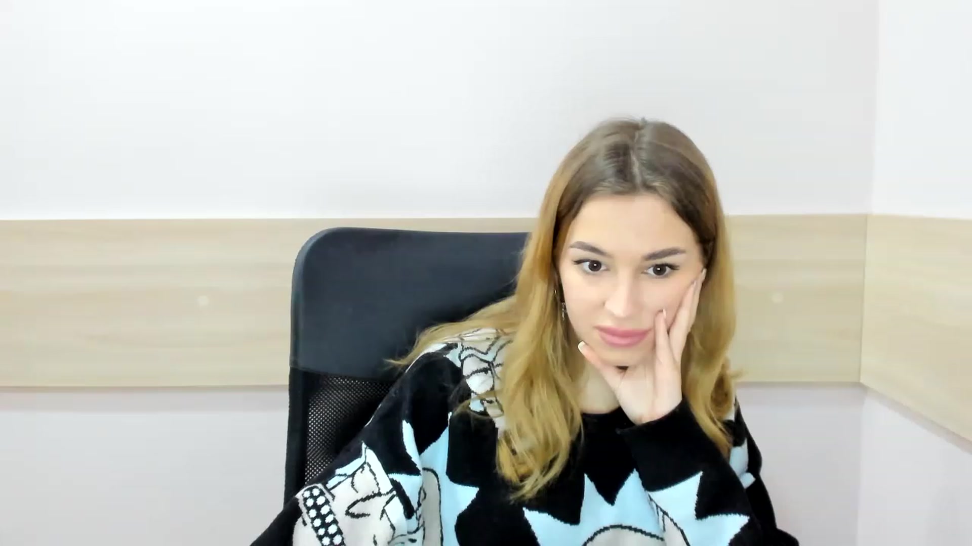 Gallery image thumbnail from Alice_Graysi's myfreecams stream on, 02/26/2023, 15:08 image 13 of 20