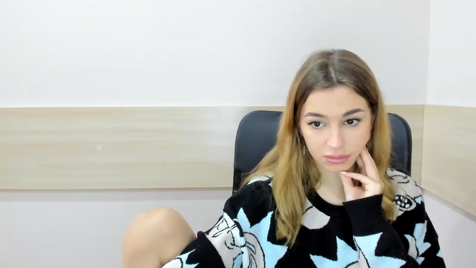 Gallery image thumbnail from Alice_Graysi's myfreecams stream on, 02/26/2023, 15:08 image 11 of 20