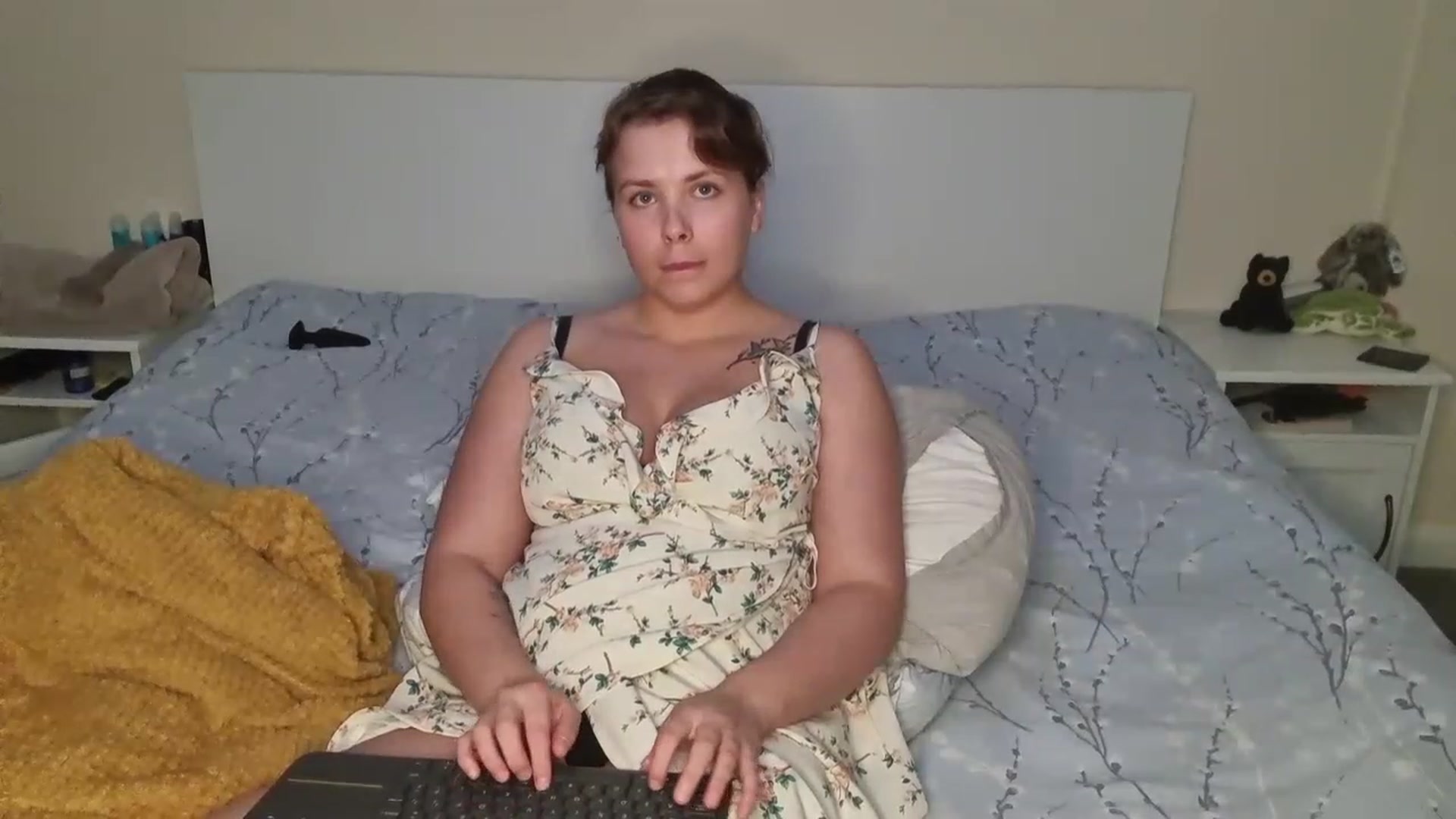 Gallery image thumbnail from Alice_Lore00's myfreecams stream on, 11/15/2022, 01:51 image 20 of 20
