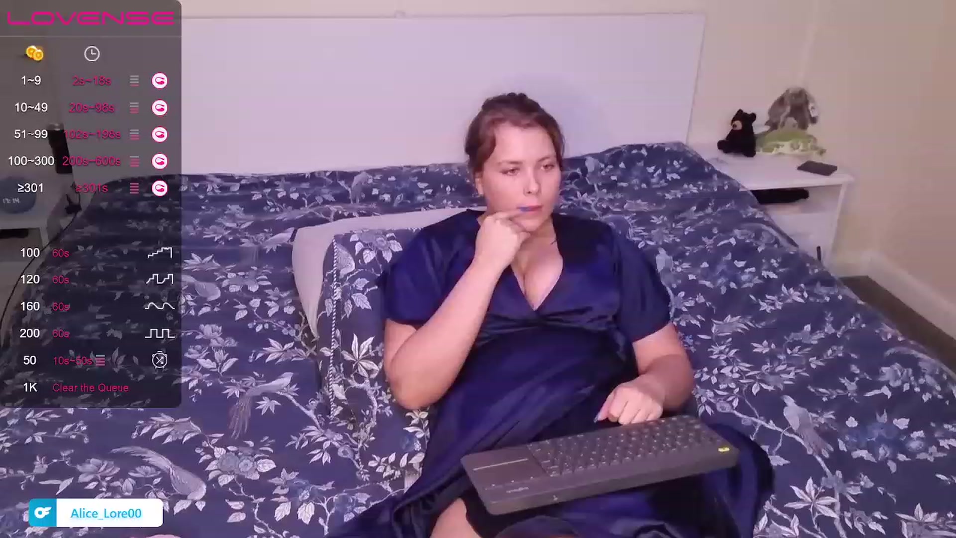 Gallery image thumbnail from Alice_Lore00's myfreecams stream on, 01/06/2023, 17:24 image 17 of 20
