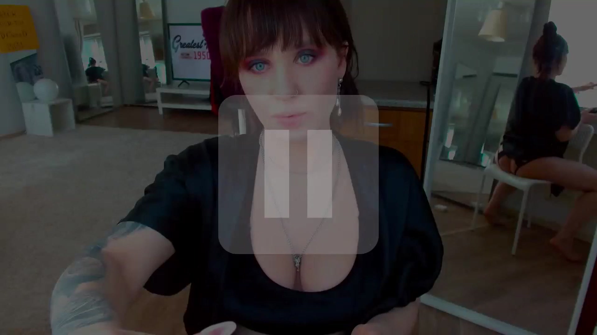 Gallery image thumbnail from Alice_MFC's myfreecams stream on, 04/08/2023, 10:35 image 20 of 20