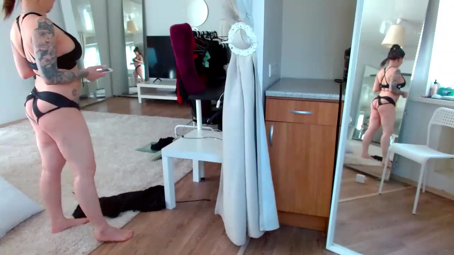 Gallery image thumbnail from Alice_MFC's myfreecams stream on, 04/08/2023, 11:11 image 20 of 20