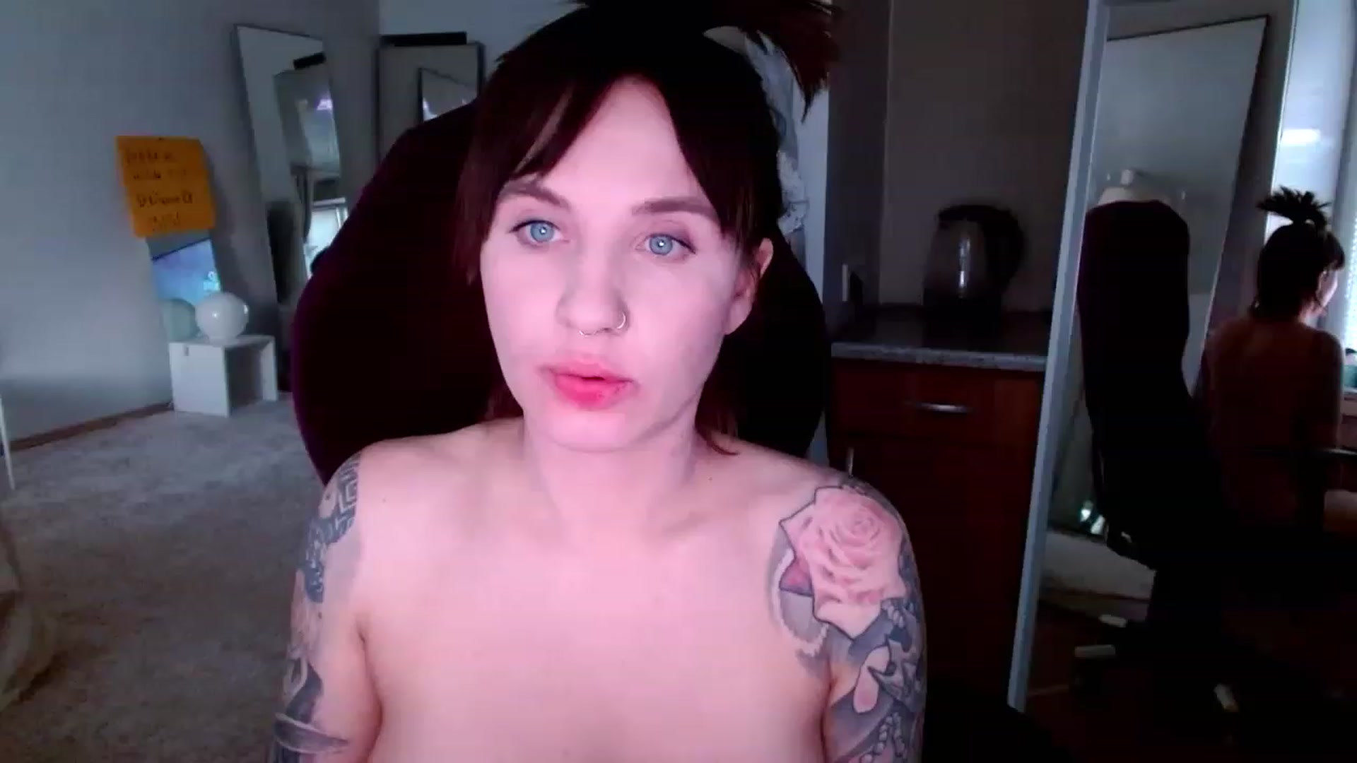 Gallery image thumbnail from Alice_MFC's myfreecams stream on, 04/09/2023, 13:14 image 17 of 20