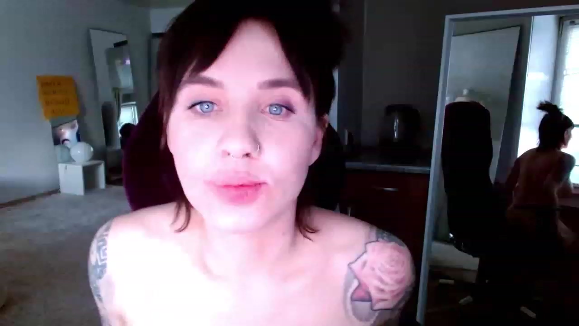 Gallery image thumbnail from Alice_MFC's myfreecams stream on, 04/09/2023, 13:14 image 4 of 20