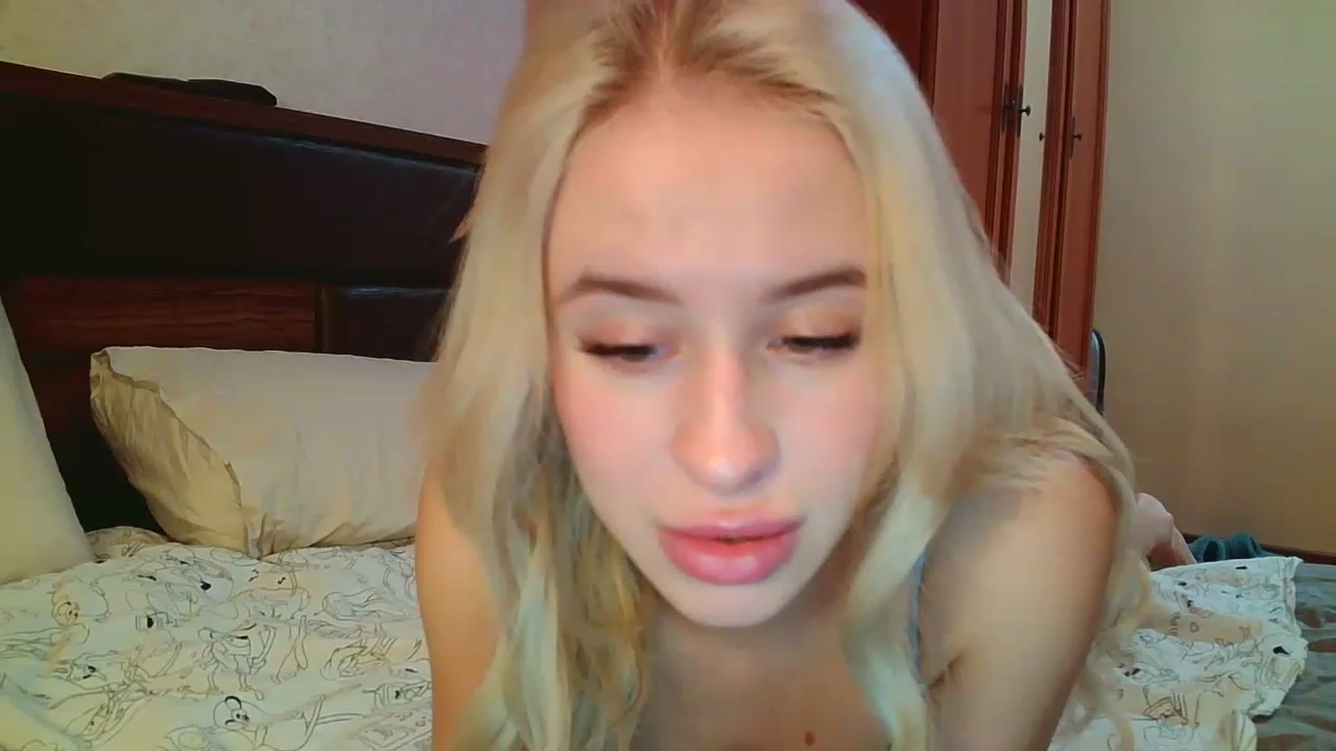 Gallery image thumbnail from Alice_Maryt's myfreecams stream on, 11/14/2022, 19:23 image 19 of 20