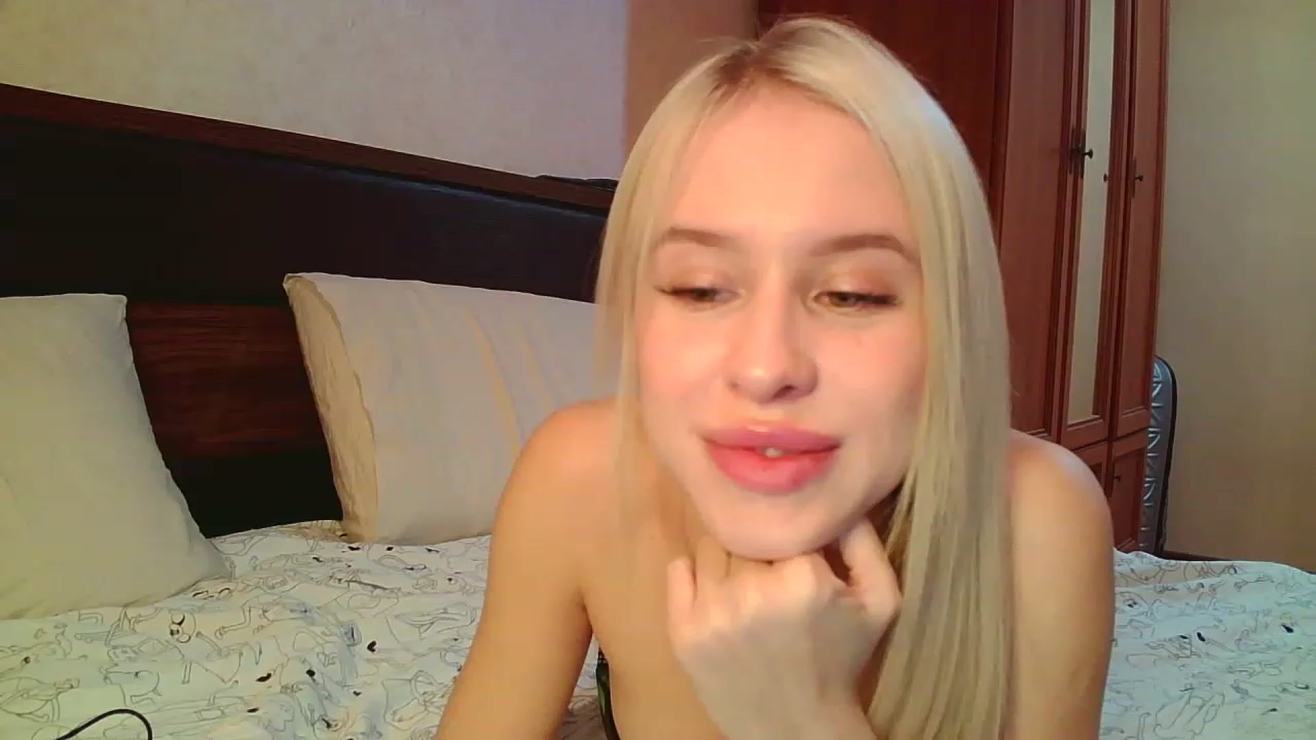 Gallery image thumbnail from Alice_Maryt's myfreecams stream on, 11/18/2022, 16:07 image 1 of 20