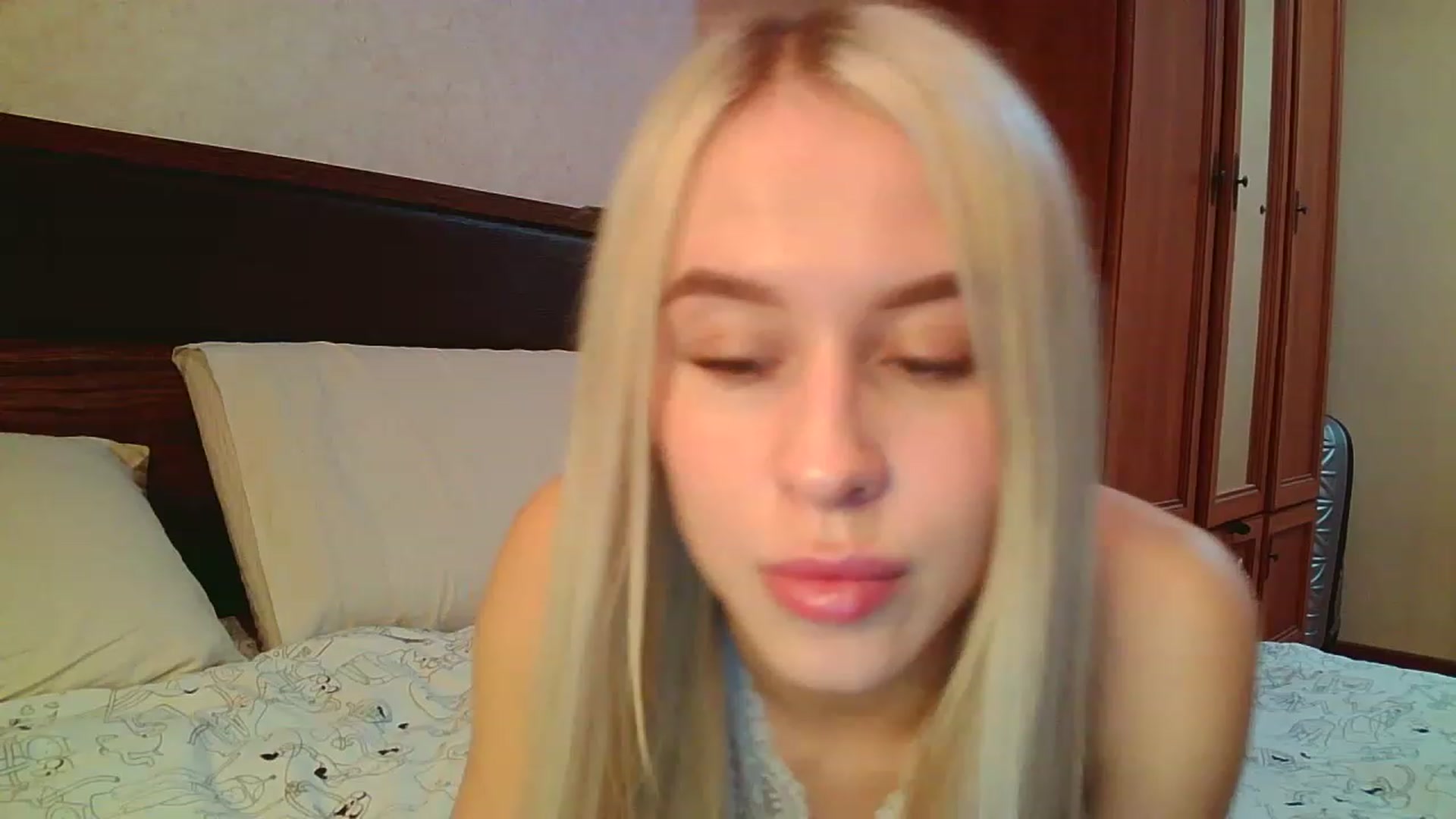 Gallery image thumbnail from Alice_Maryt's myfreecams stream on, 11/20/2022, 17:31 image 5 of 20