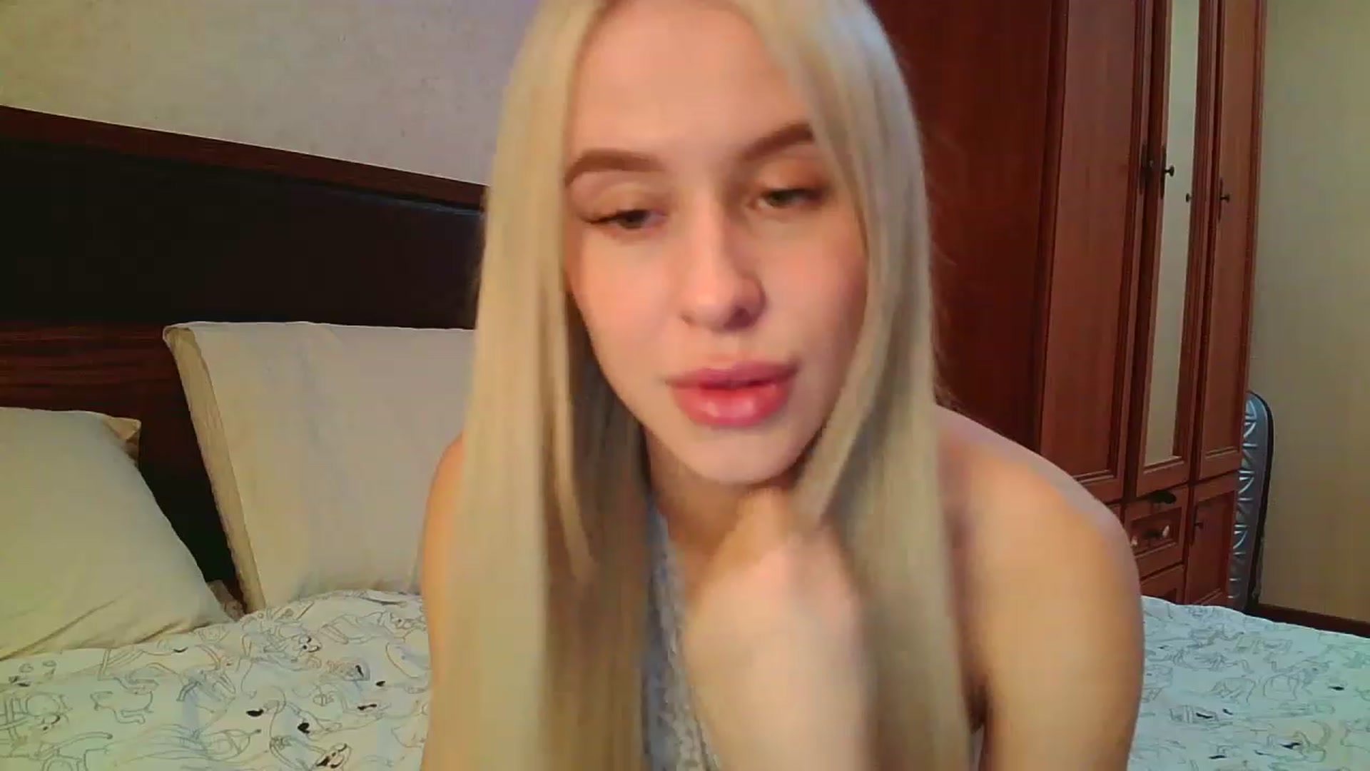 Gallery image thumbnail from Alice_Maryt's myfreecams stream on, 11/20/2022, 17:31 image 6 of 20