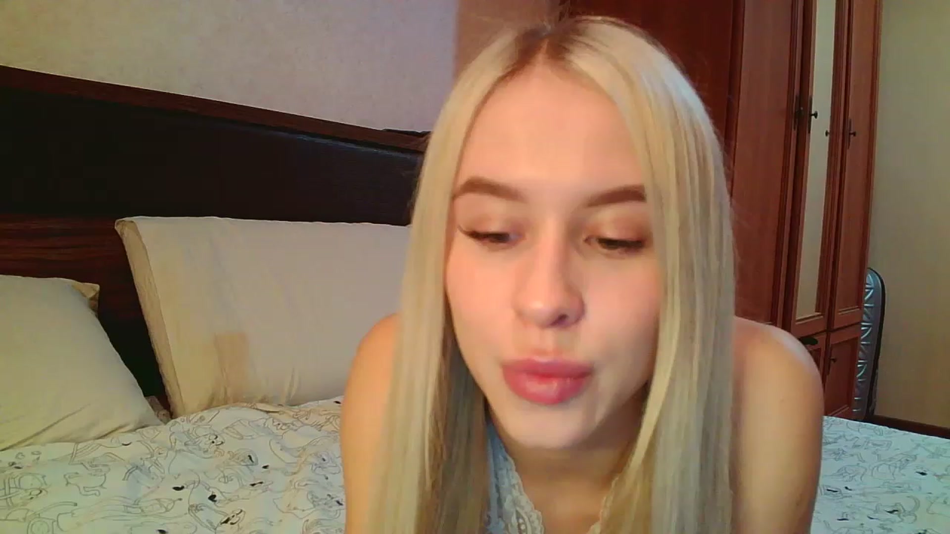 Gallery image thumbnail from Alice_Maryt's myfreecams stream on, 11/20/2022, 17:31 image 10 of 20