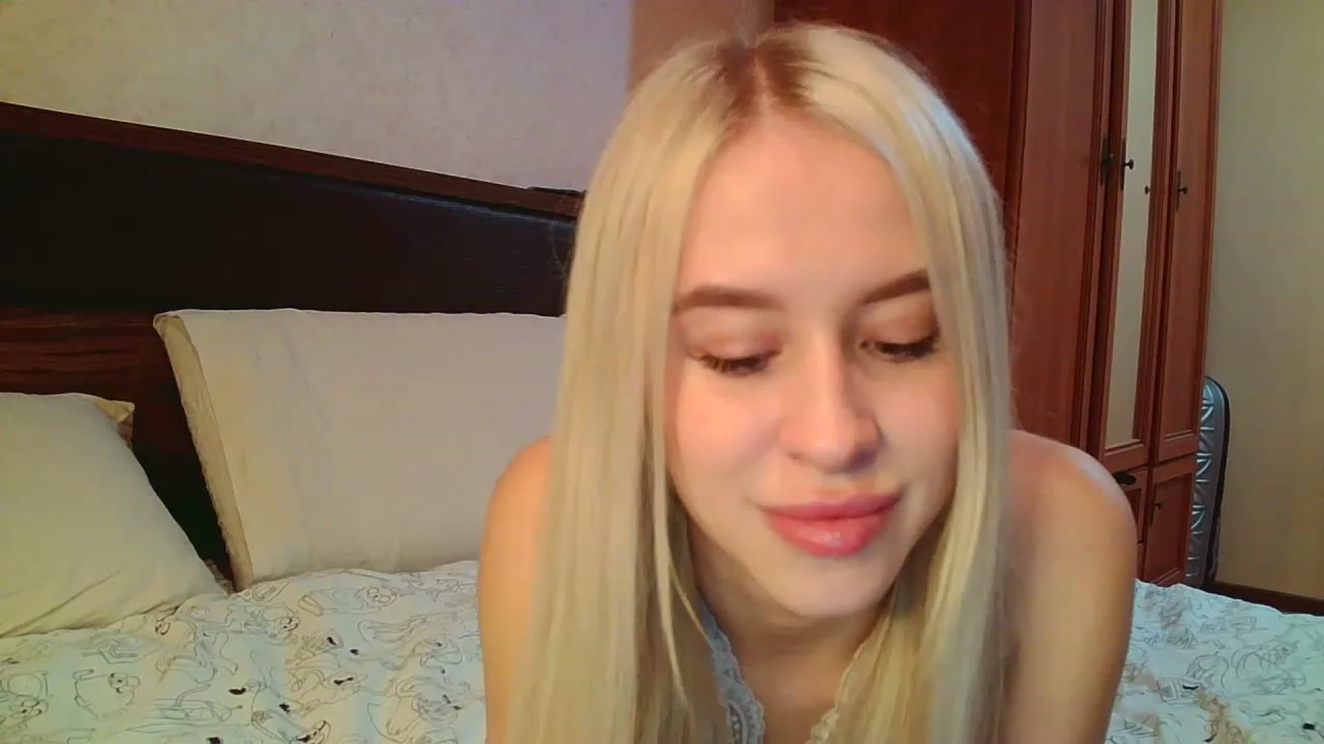 Gallery image thumbnail from Alice_Maryt's myfreecams stream on, 11/20/2022, 17:31 image 3 of 20