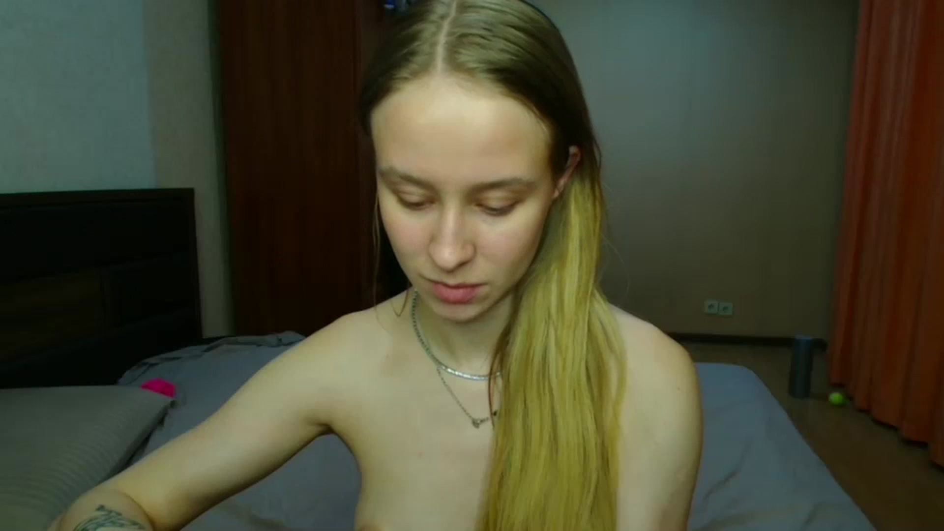 Gallery image thumbnail from Alice_Maryt's myfreecams stream on, 12/24/2025, 18:16 image 16 of 20