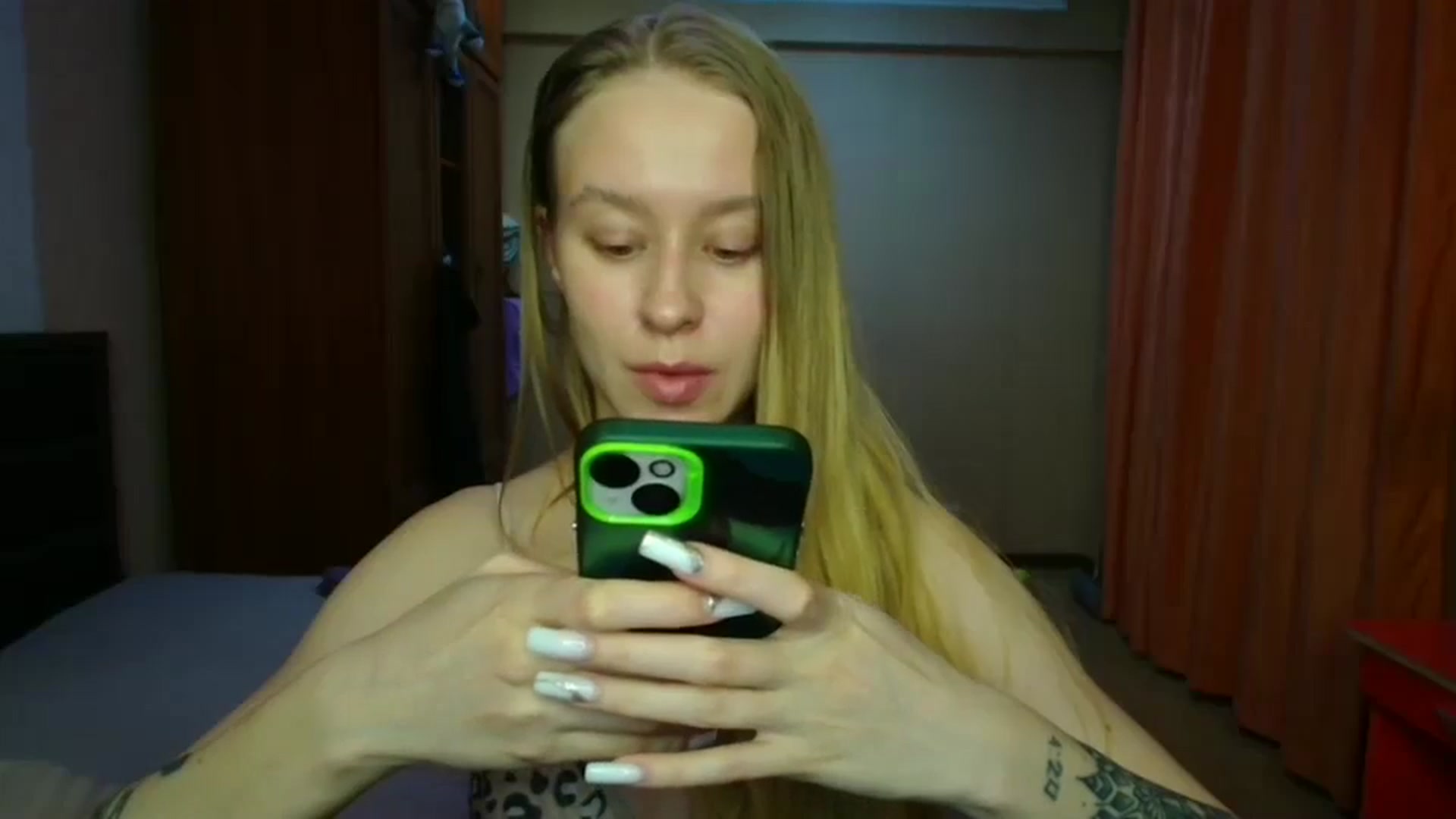 Gallery image thumbnail from Alice_Maryt's myfreecams stream on, 12/26/2025, 17:17 image 13 of 20
