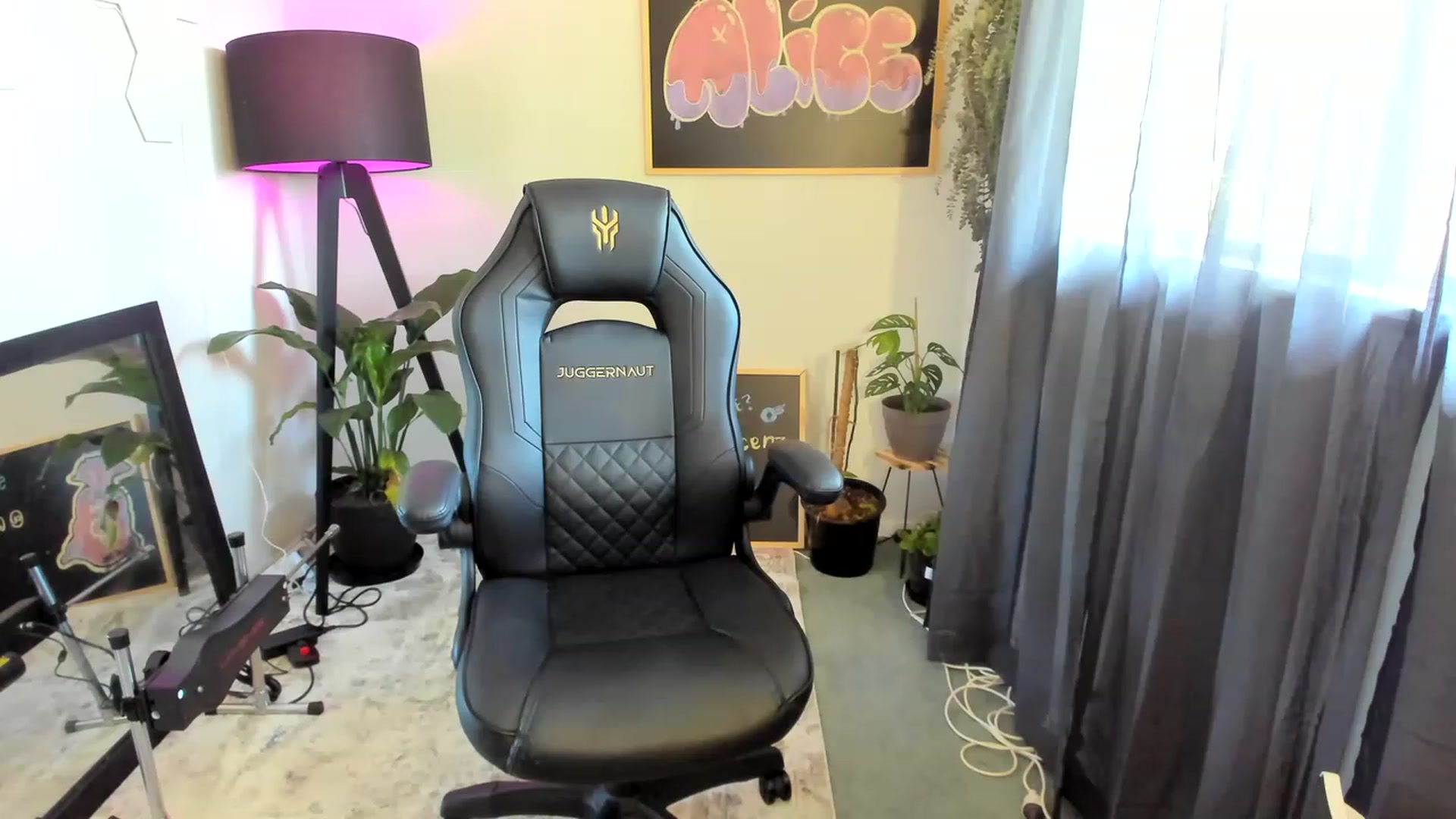 Gallery image thumbnail from Alice_NZ's myfreecams stream on, 11/19/2022, 03:03 image 5 of 20