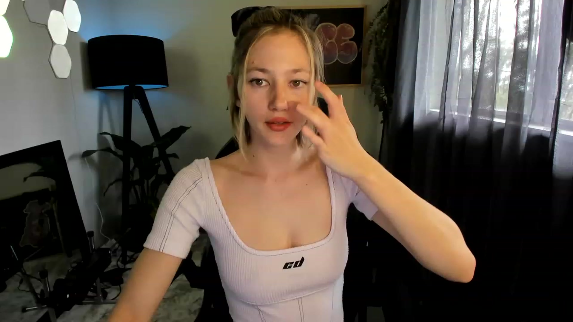 Gallery image thumbnail from Alice_NZ's myfreecams stream on, 11/20/2022, 01:37 image 11 of 20