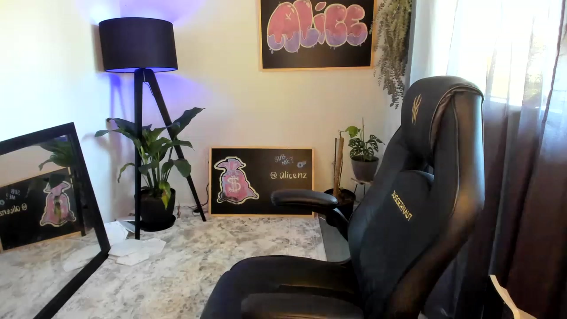 Gallery image thumbnail from Alice_NZ's myfreecams stream on, 12/28/2022, 02:11 image 8 of 20