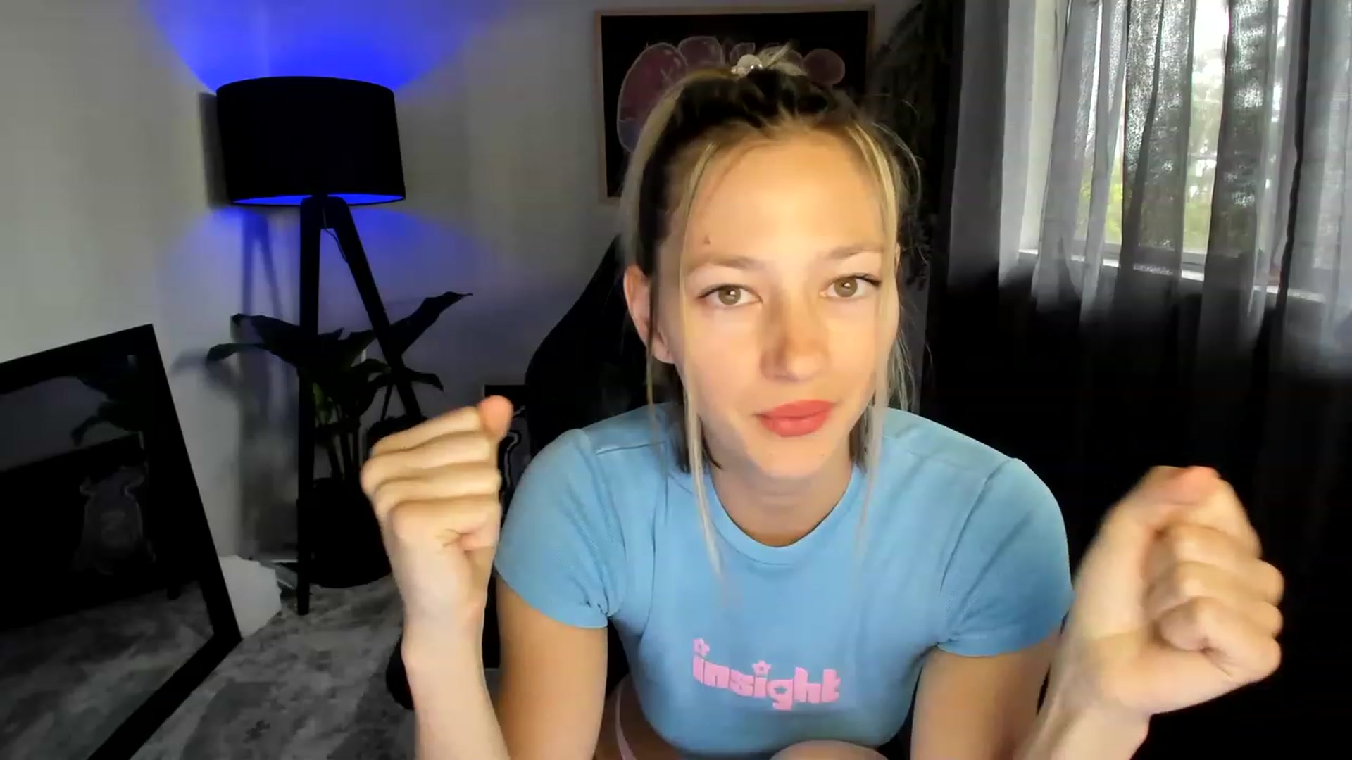 Gallery image thumbnail from Alice_NZ's myfreecams stream on, 01/02/2023, 06:12 image 7 of 20
