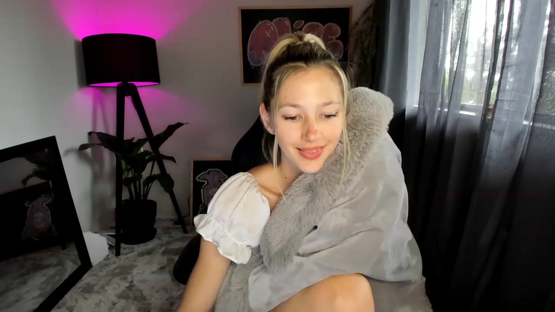 Gallery image thumbnail from Alice_NZ's myfreecams stream on, 01/04/2023, 04:38 image 11 of 20