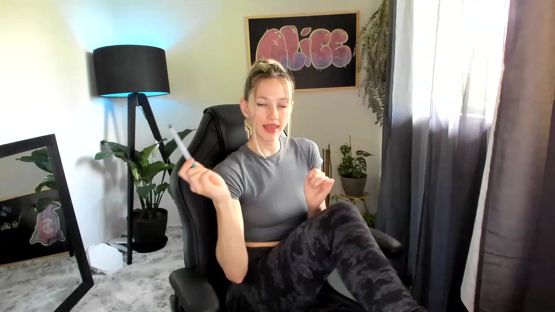 Gallery image thumbnail from Alice_NZ's myfreecams stream on, 01/21/2023, 24:30 image 17 of 20