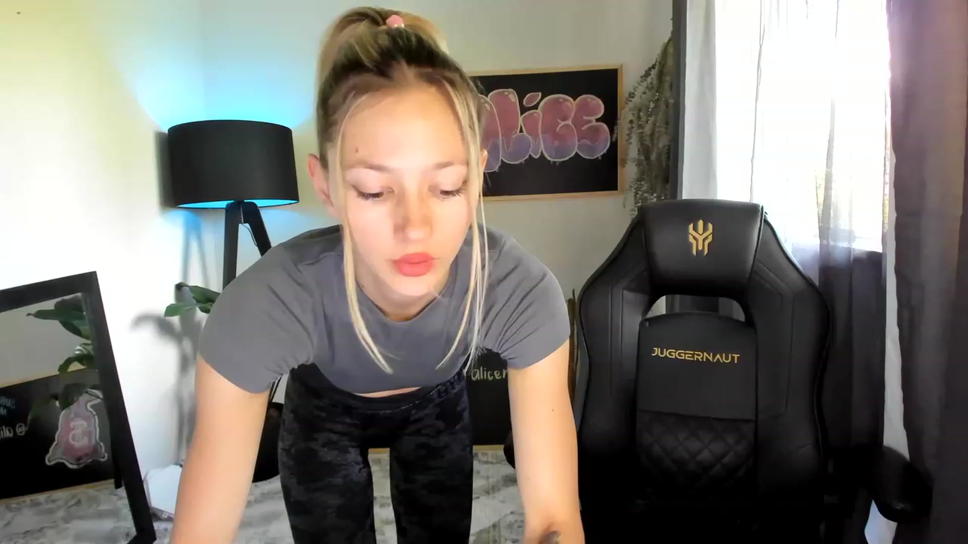 Gallery image thumbnail from Alice_NZ's myfreecams stream on, 01/21/2023, 24:30 image 2 of 20