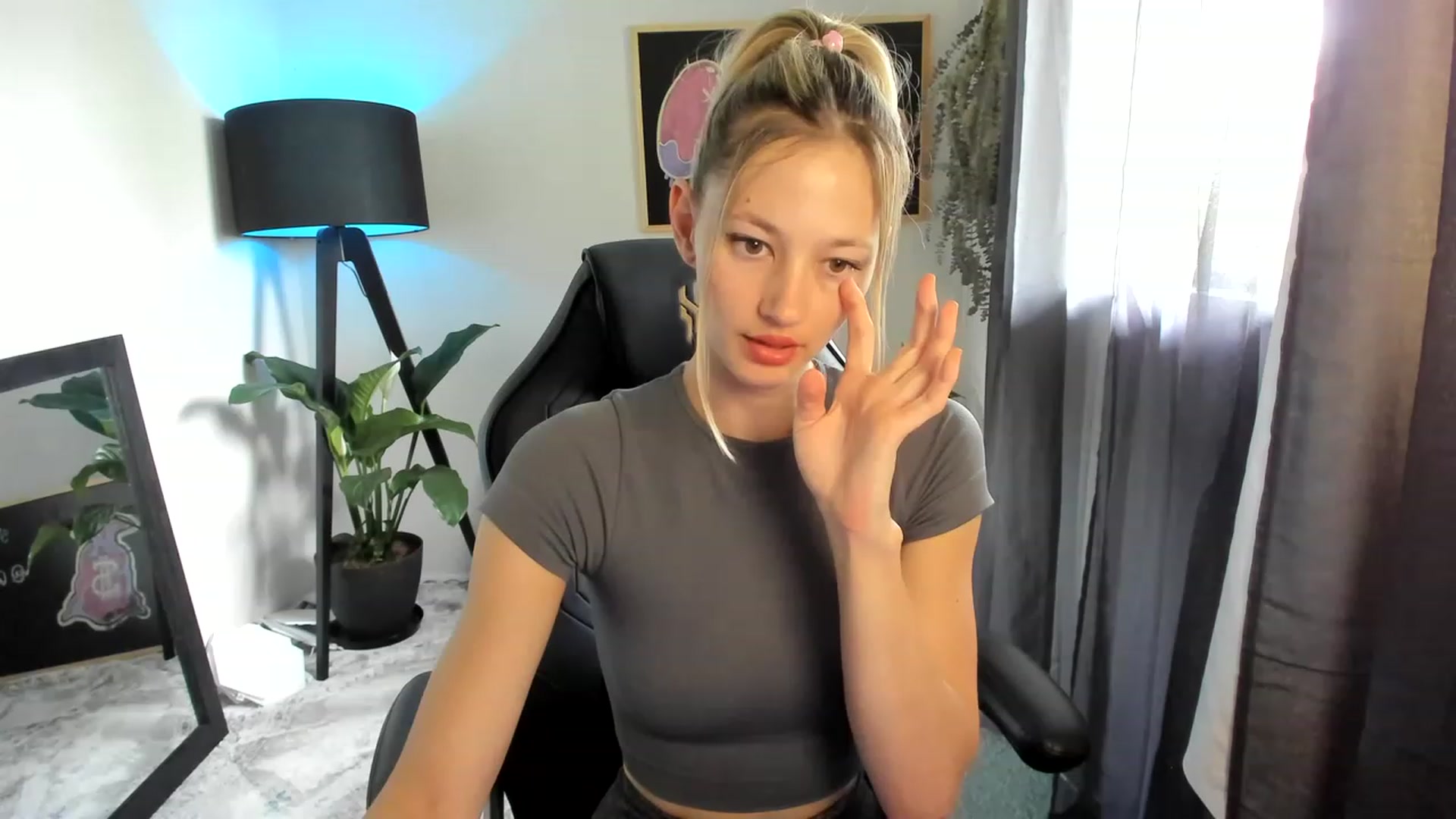 Gallery image thumbnail from Alice_NZ's myfreecams stream on, 01/21/2023, 24:30 image 5 of 20