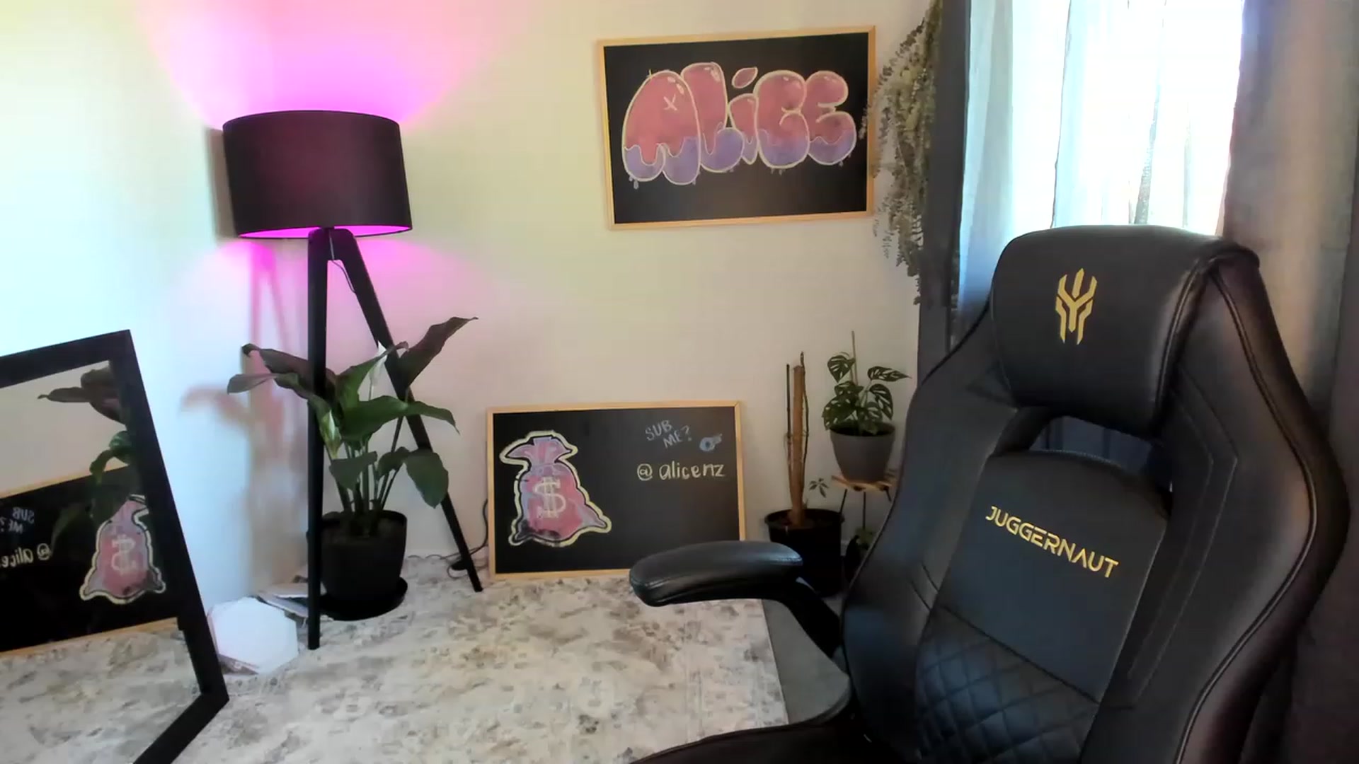 Gallery image thumbnail from Alice_NZ's myfreecams stream on, 01/23/2023, 01:48 image 3 of 20
