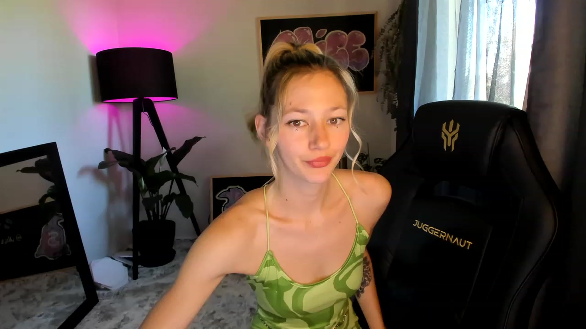Gallery image thumbnail from Alice_NZ's myfreecams stream on, 01/23/2023, 01:48 image 5 of 20