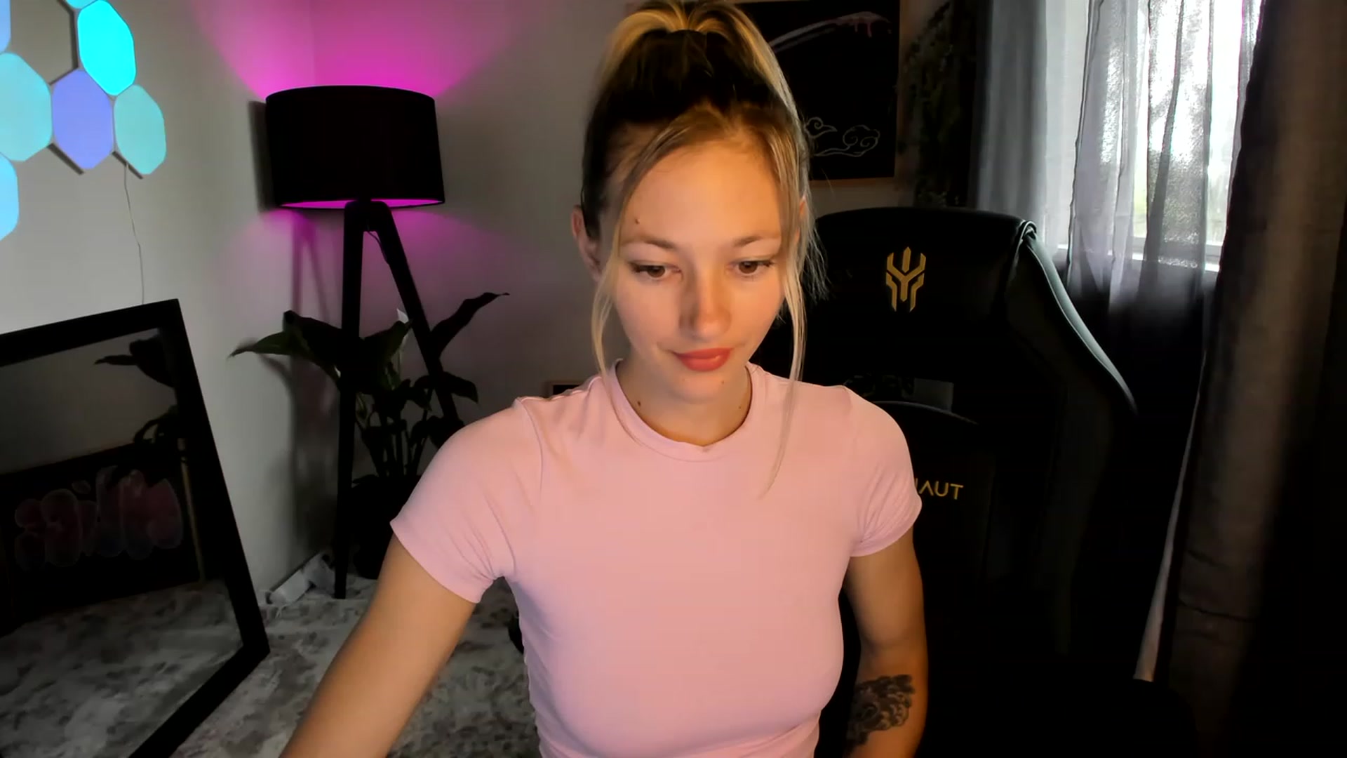 Gallery image thumbnail from Alice_NZ's myfreecams stream on, 01/28/2023, 02:13 image 2 of 20