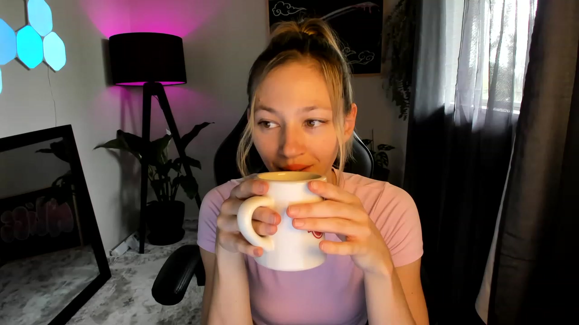 Gallery image thumbnail from Alice_NZ's myfreecams stream on, 01/28/2023, 02:13 image 4 of 20