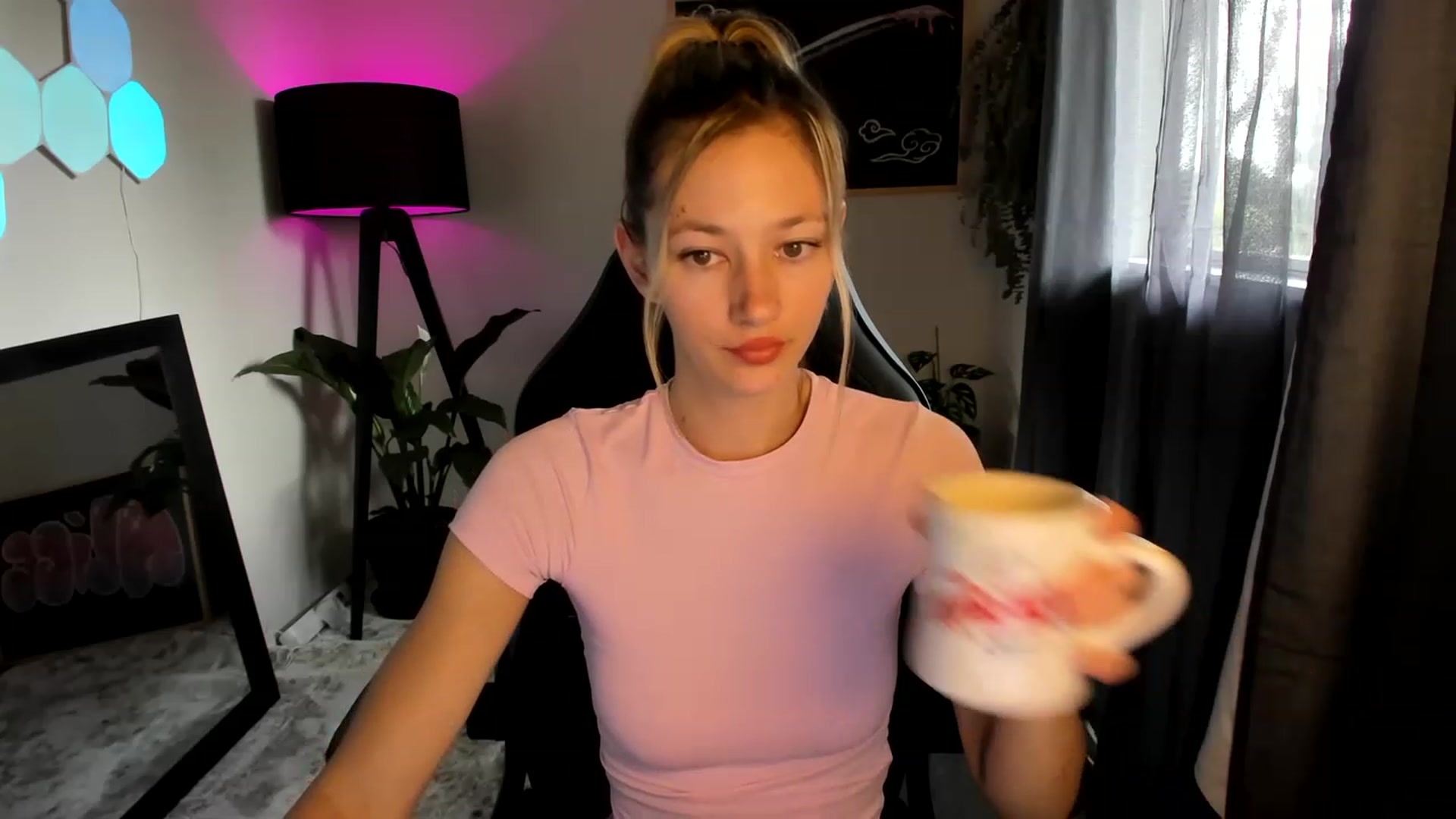 Gallery image thumbnail from Alice_NZ's myfreecams stream on, 01/28/2023, 02:13 image 9 of 20