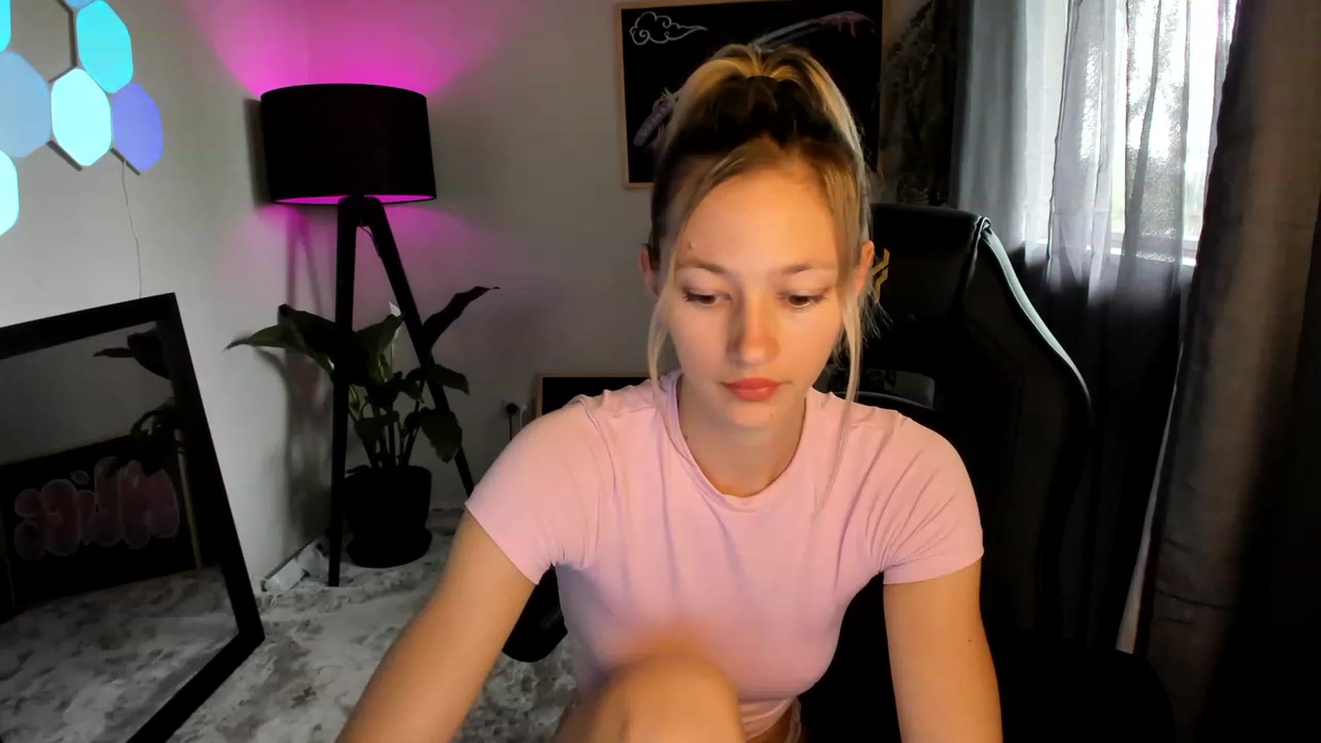 Gallery image thumbnail from Alice_NZ's myfreecams stream on, 01/28/2023, 02:13 image 1 of 20