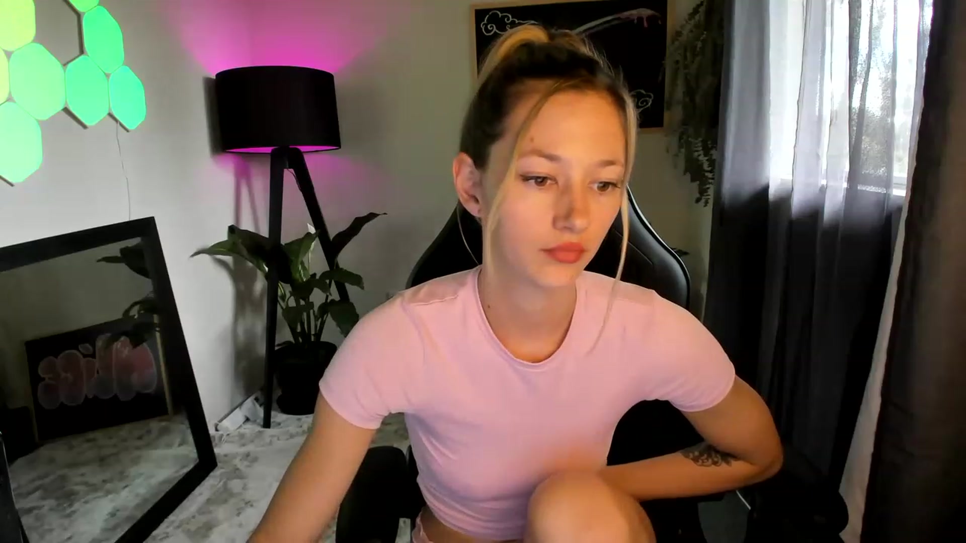 Gallery image thumbnail from Alice_NZ's myfreecams stream on, 01/28/2023, 03:03 image 14 of 20