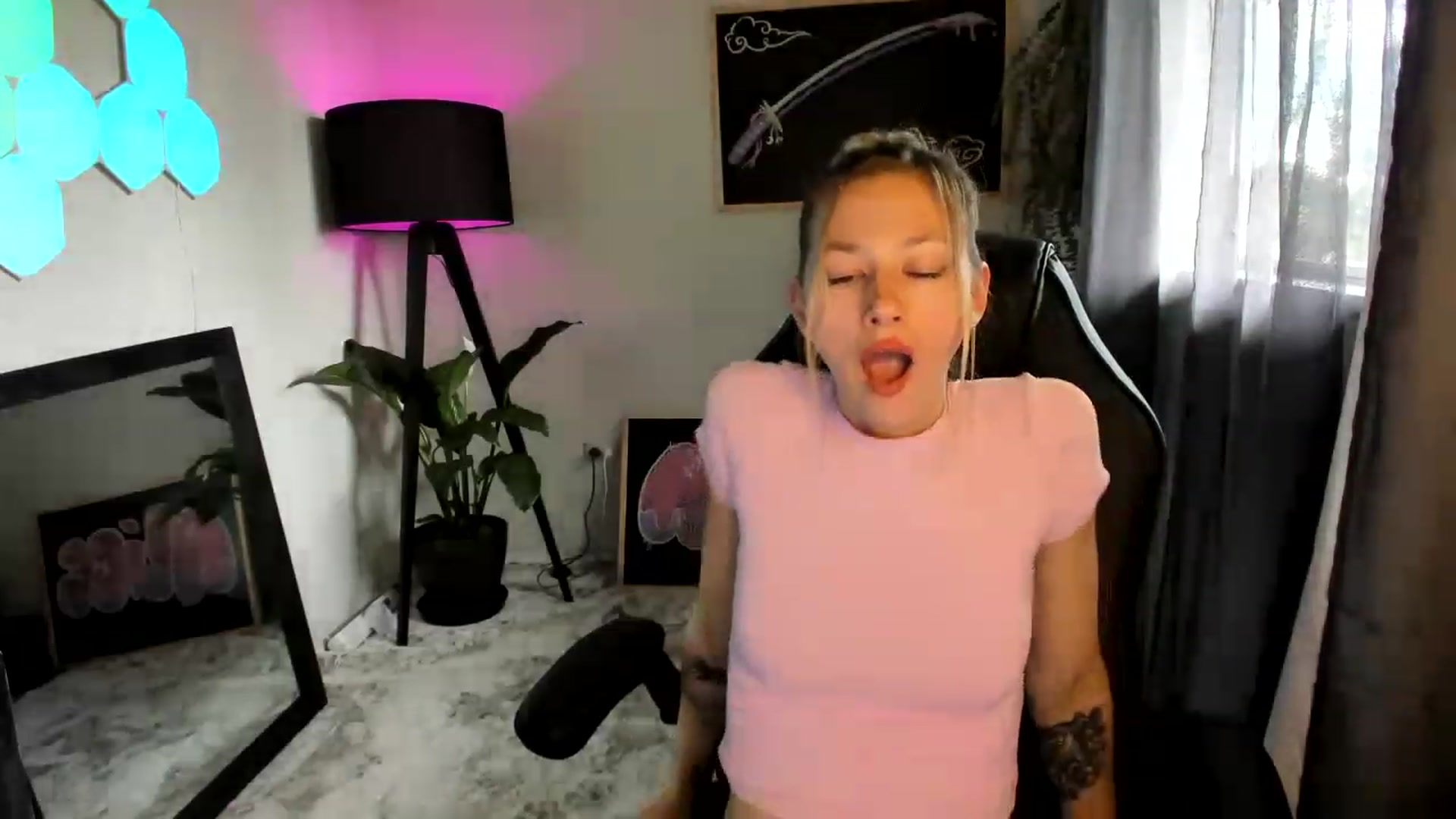 Gallery image thumbnail from Alice_NZ's myfreecams stream on, 01/28/2023, 03:03 image 16 of 20