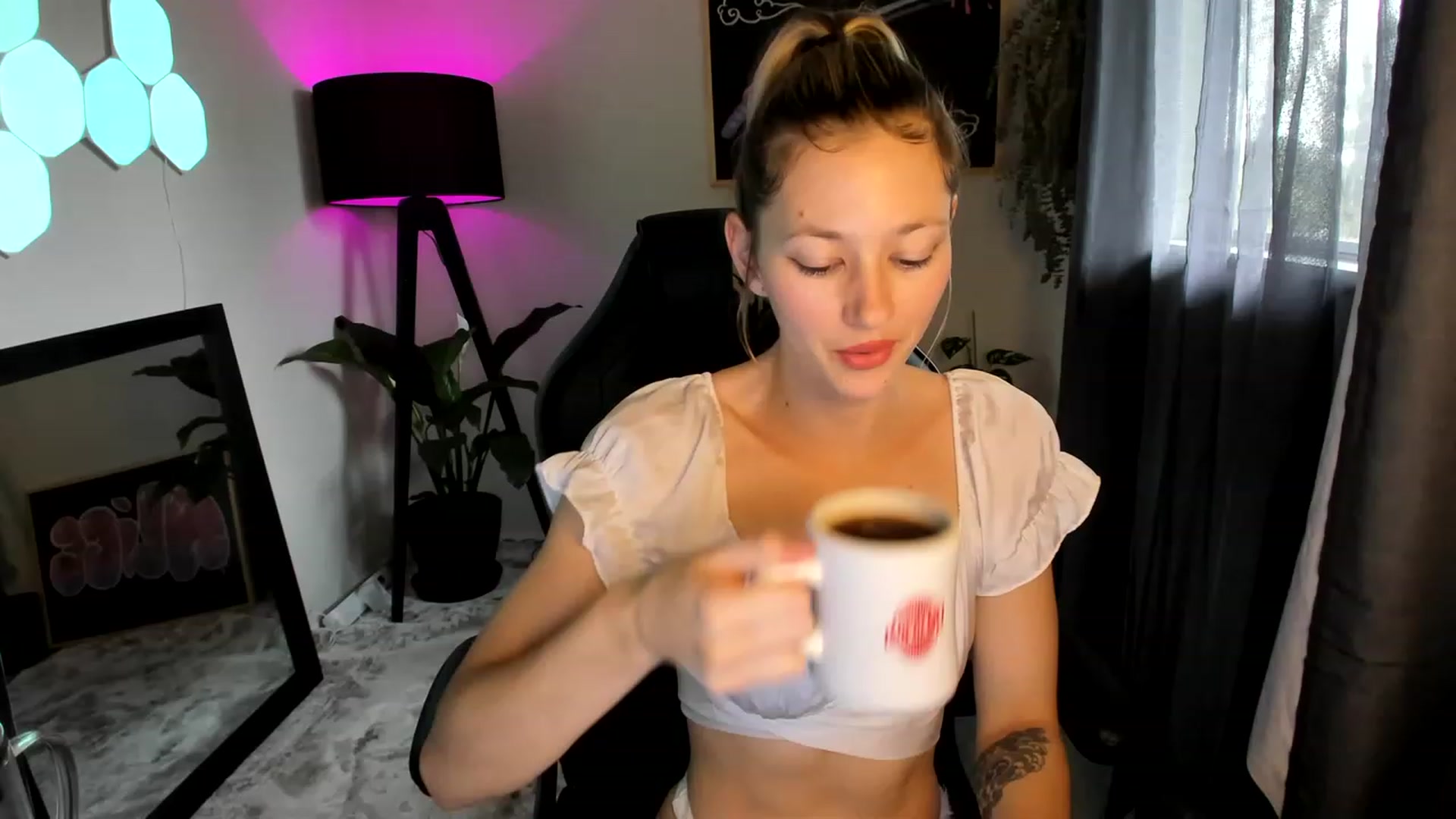 Gallery image thumbnail from Alice_NZ's myfreecams stream on, 01/29/2023, 03:28 image 1 of 20