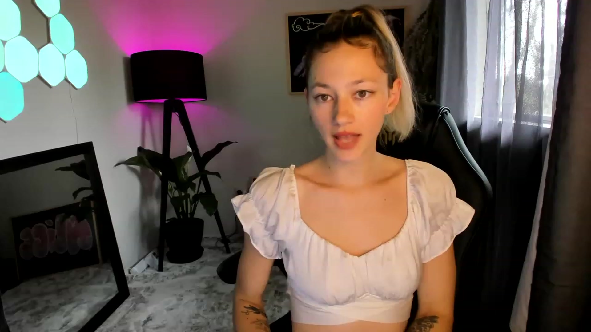 Gallery image thumbnail from Alice_NZ's myfreecams stream on, 01/29/2023, 03:28 image 19 of 20