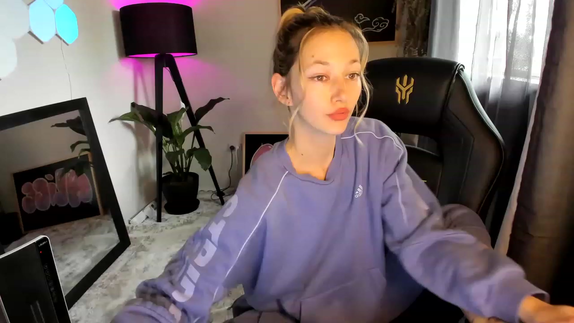 Gallery image thumbnail from Alice_NZ's myfreecams stream on, 01/30/2023, 02:50 image 1 of 20