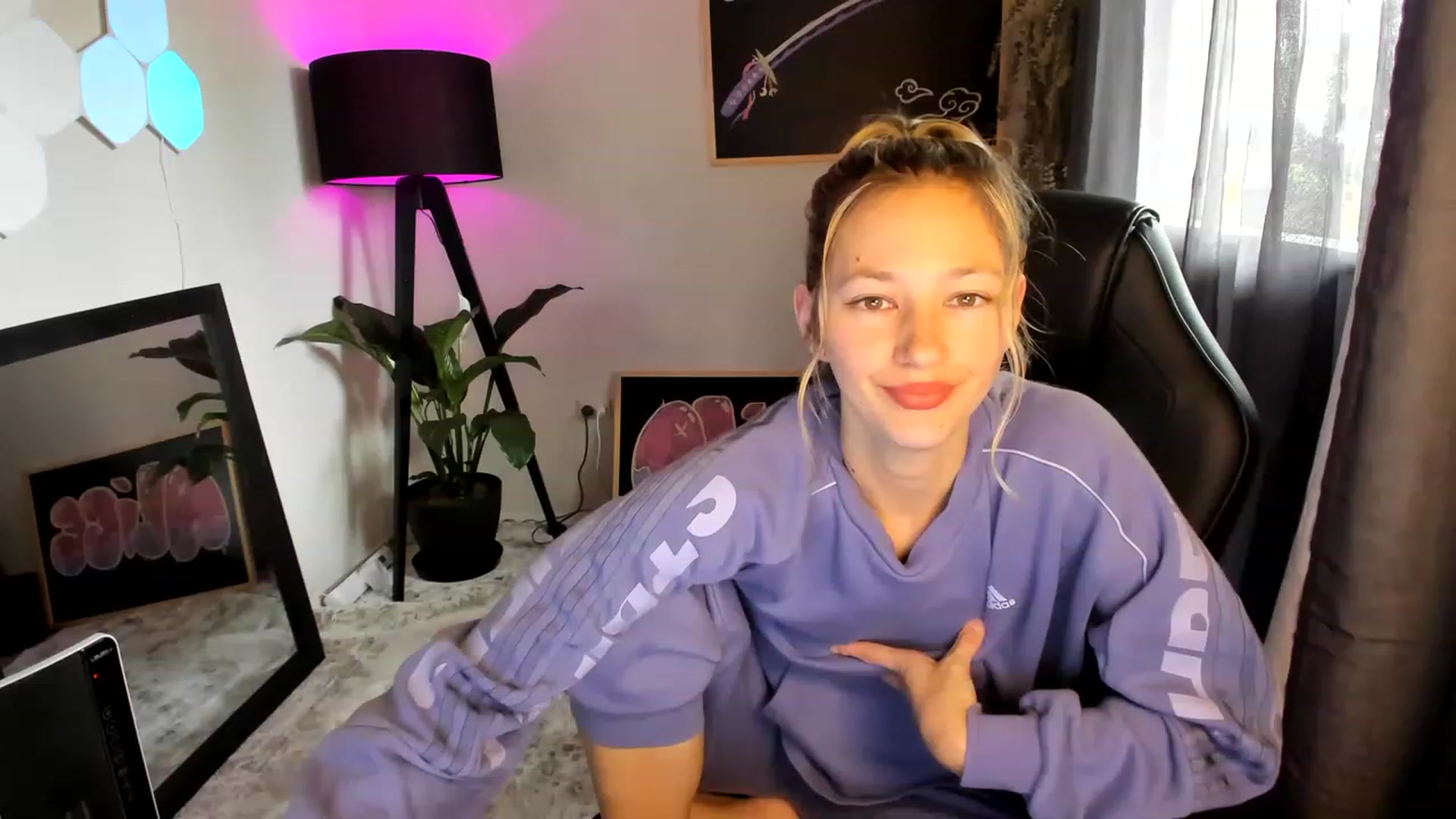 Gallery image thumbnail from Alice_NZ's myfreecams stream on, 01/30/2023, 02:50 image 7 of 20
