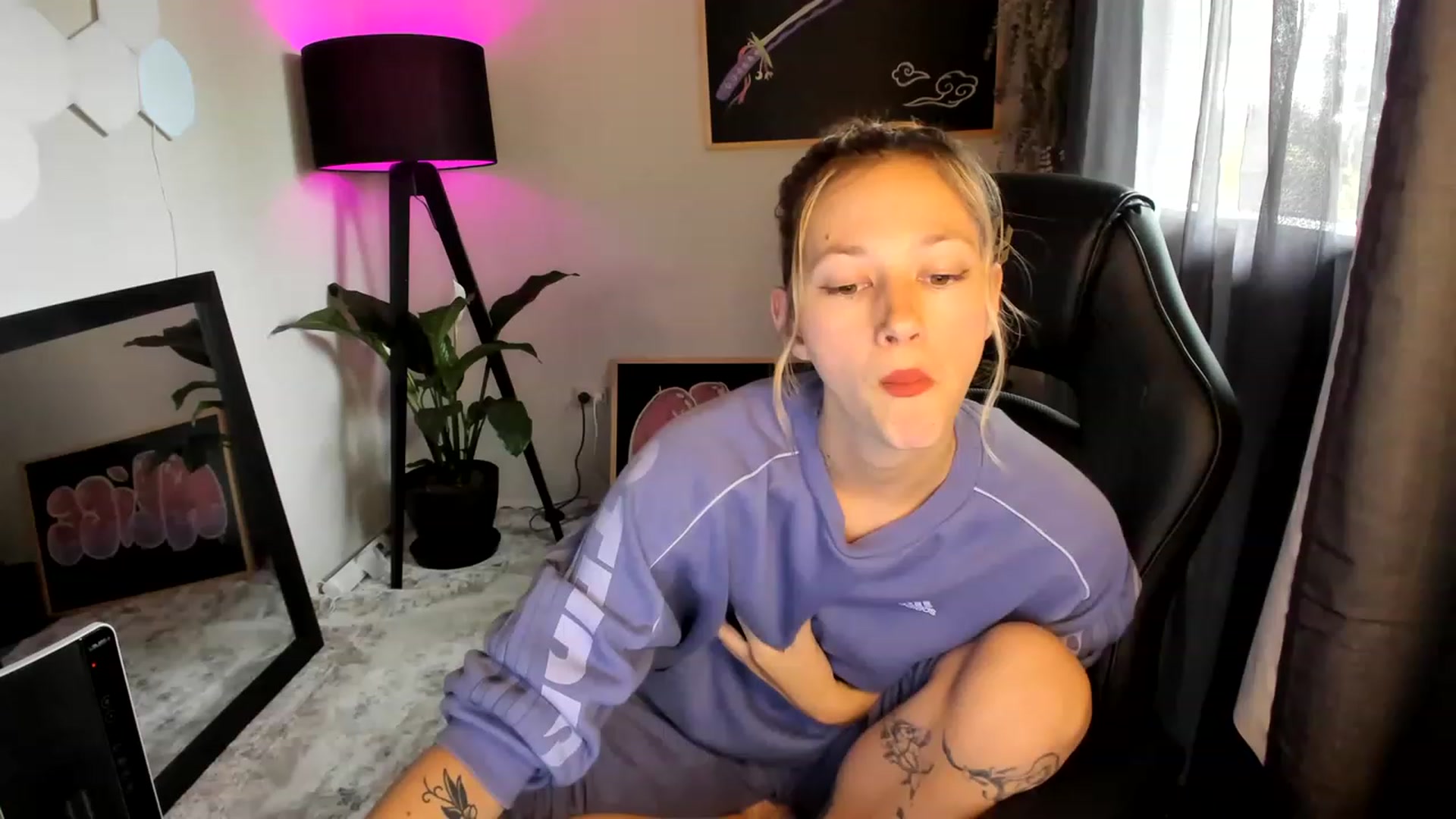 Gallery image thumbnail from Alice_NZ's myfreecams stream on, 01/30/2023, 02:50 image 17 of 20