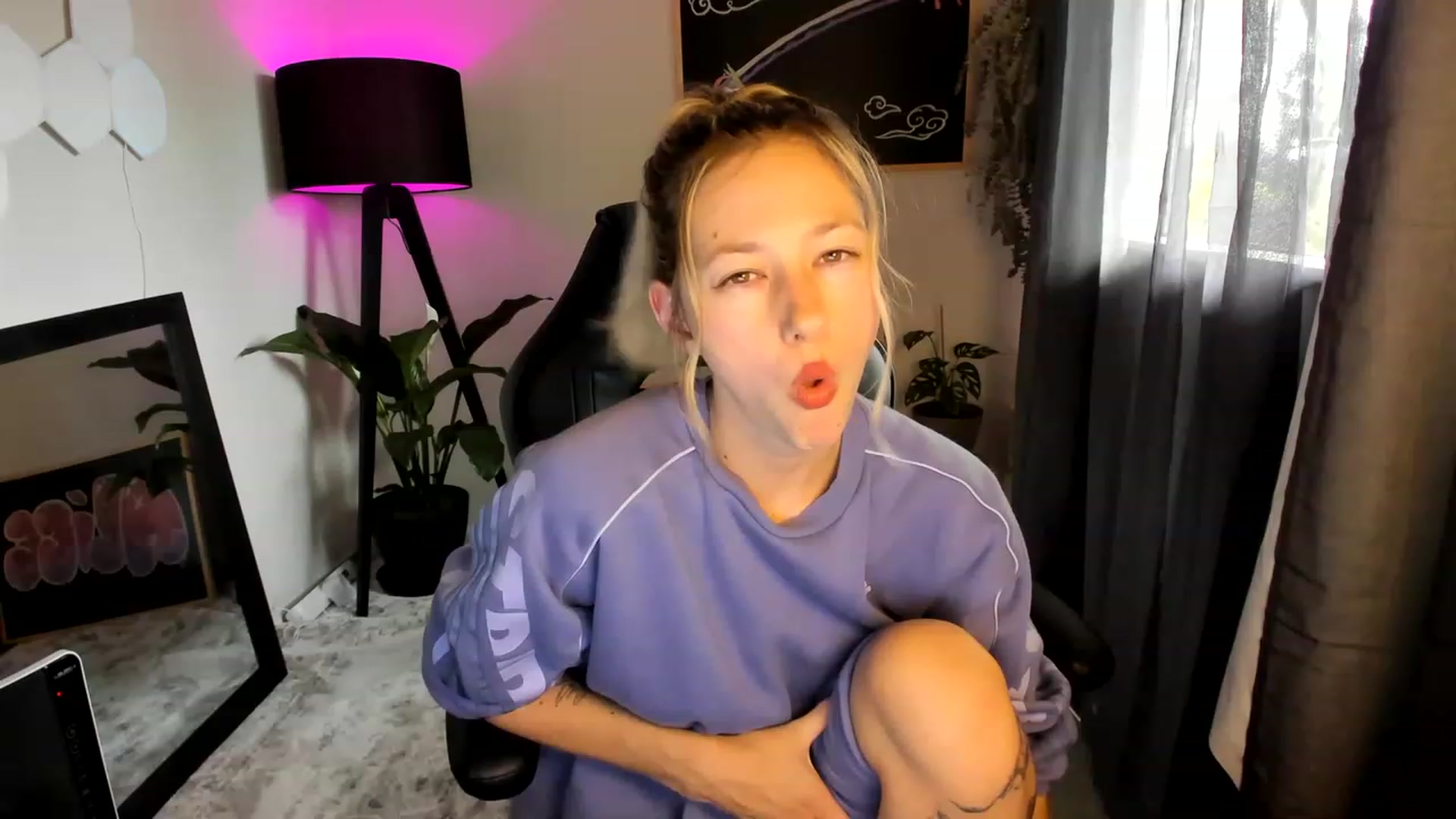 Gallery image thumbnail from Alice_NZ's myfreecams stream on, 01/30/2023, 02:50 image 20 of 20