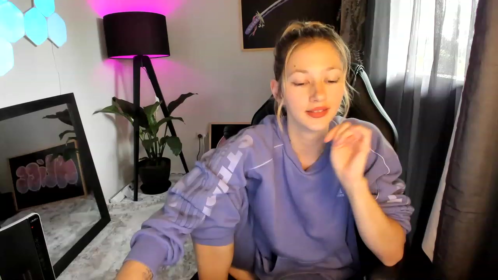 Gallery image thumbnail from Alice_NZ's myfreecams stream on, 01/30/2023, 02:50 image 13 of 20