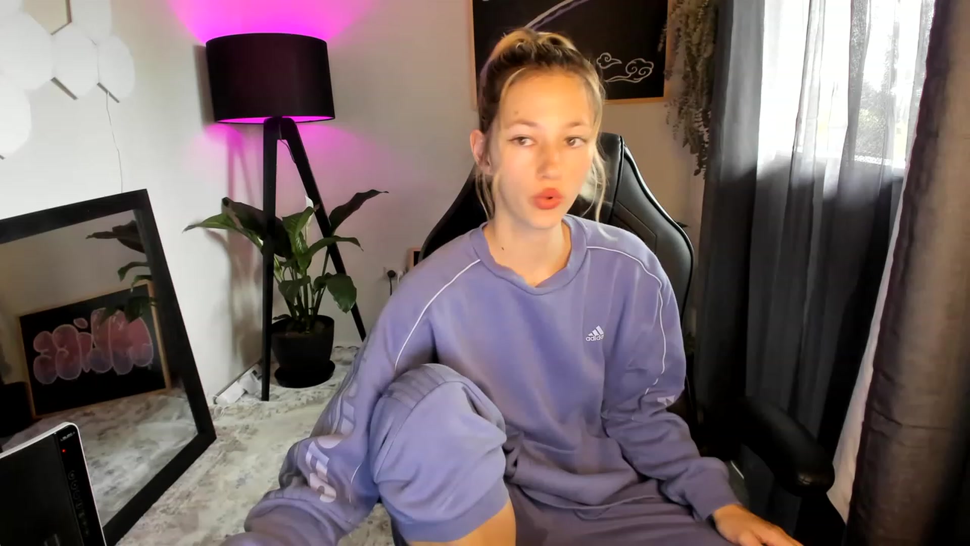 Gallery image thumbnail from Alice_NZ's myfreecams stream on, 01/30/2023, 02:50 image 6 of 20