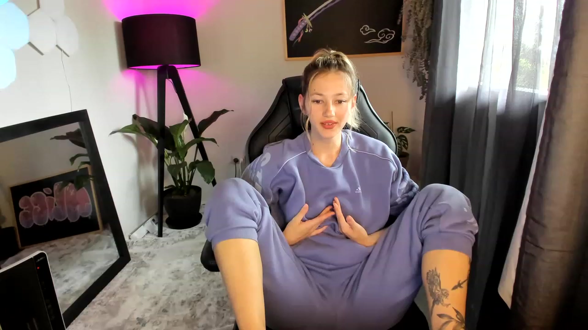 Gallery image thumbnail from Alice_NZ's myfreecams stream on, 01/30/2023, 02:50 image 16 of 20