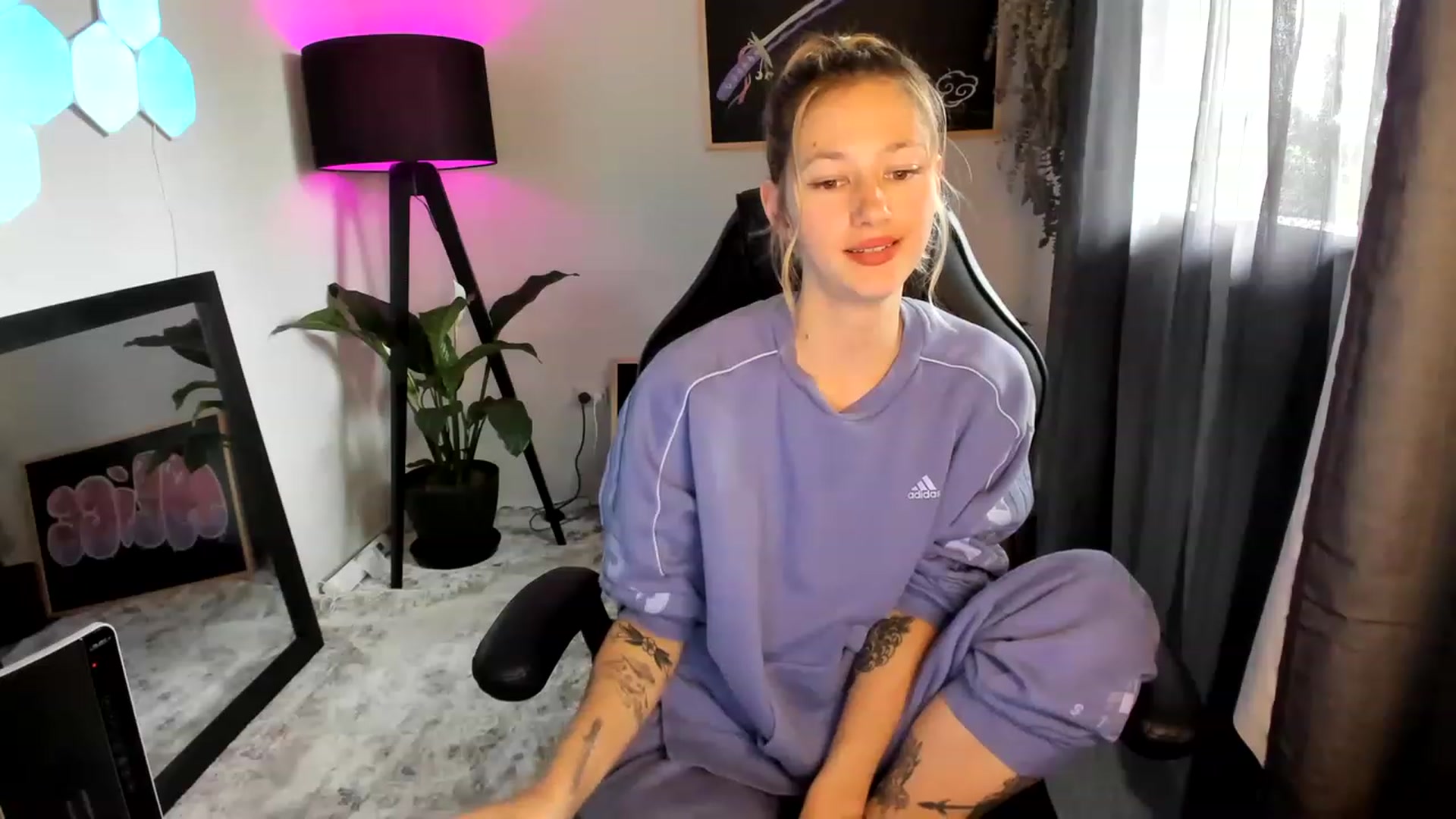 Gallery image thumbnail from Alice_NZ's myfreecams stream on, 01/30/2023, 02:50 image 15 of 20
