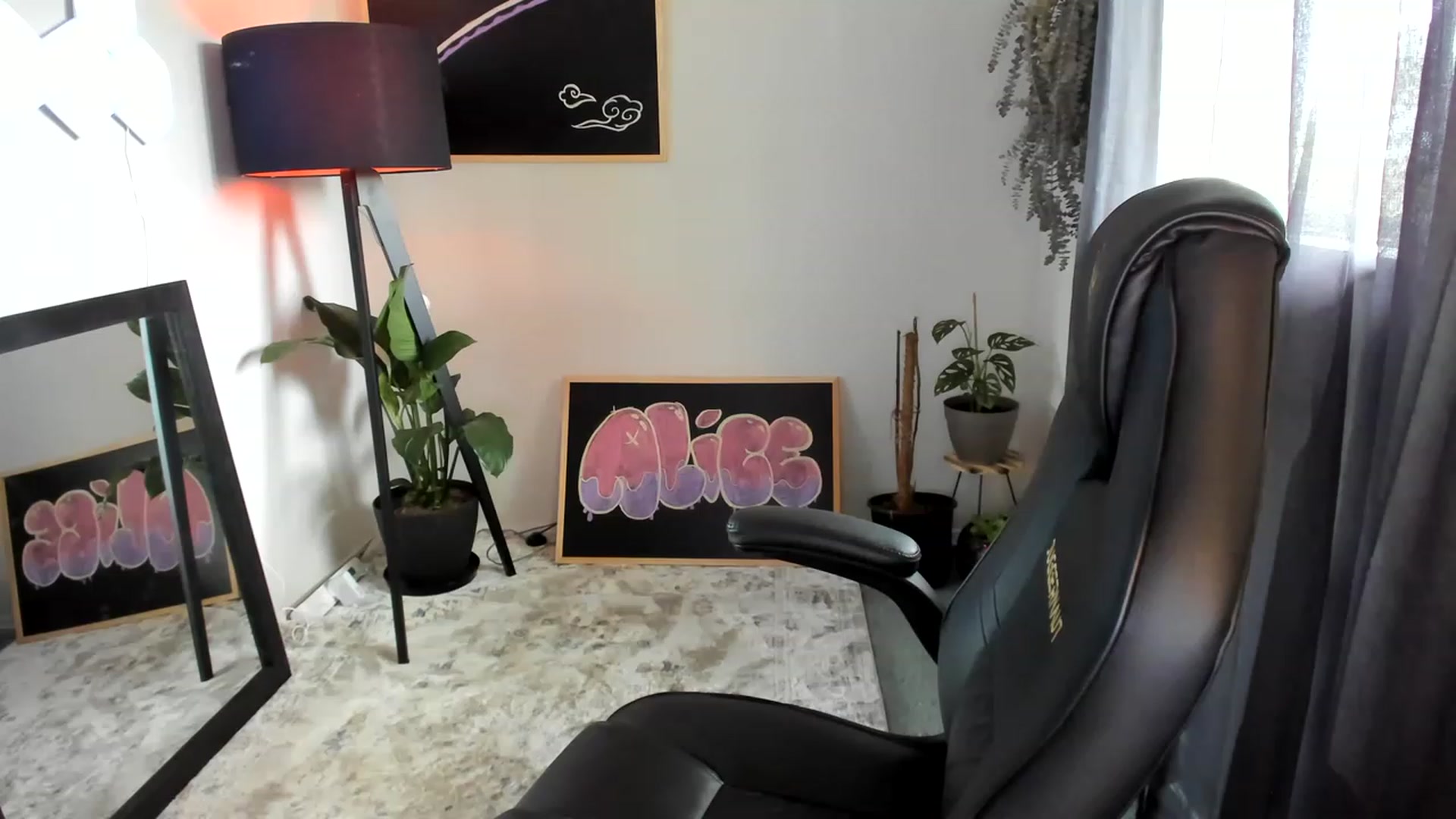 Gallery image thumbnail from Alice_NZ's myfreecams stream on, 02/04/2023, 02:37 image 13 of 20