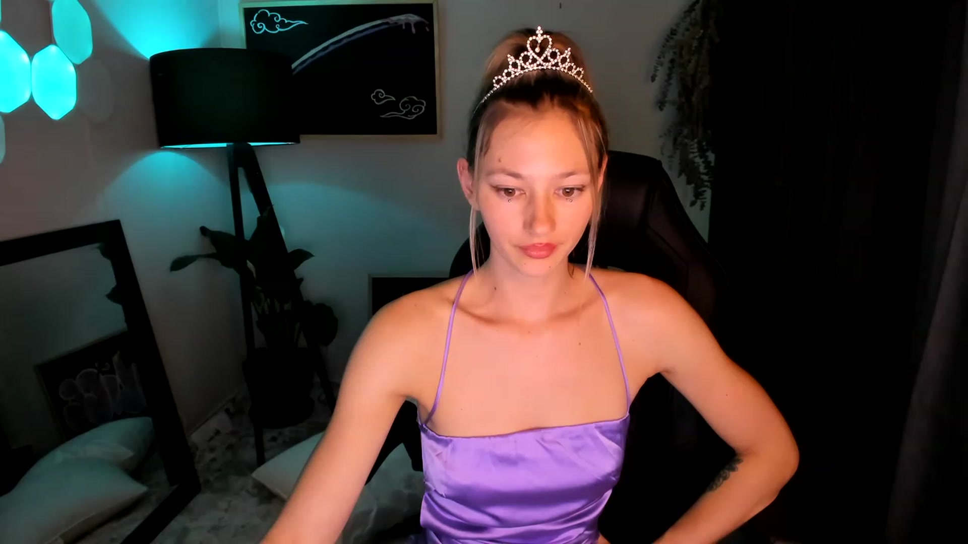 Gallery image thumbnail from Alice_NZ's myfreecams stream on, 02/04/2023, 08:42 image 17 of 20