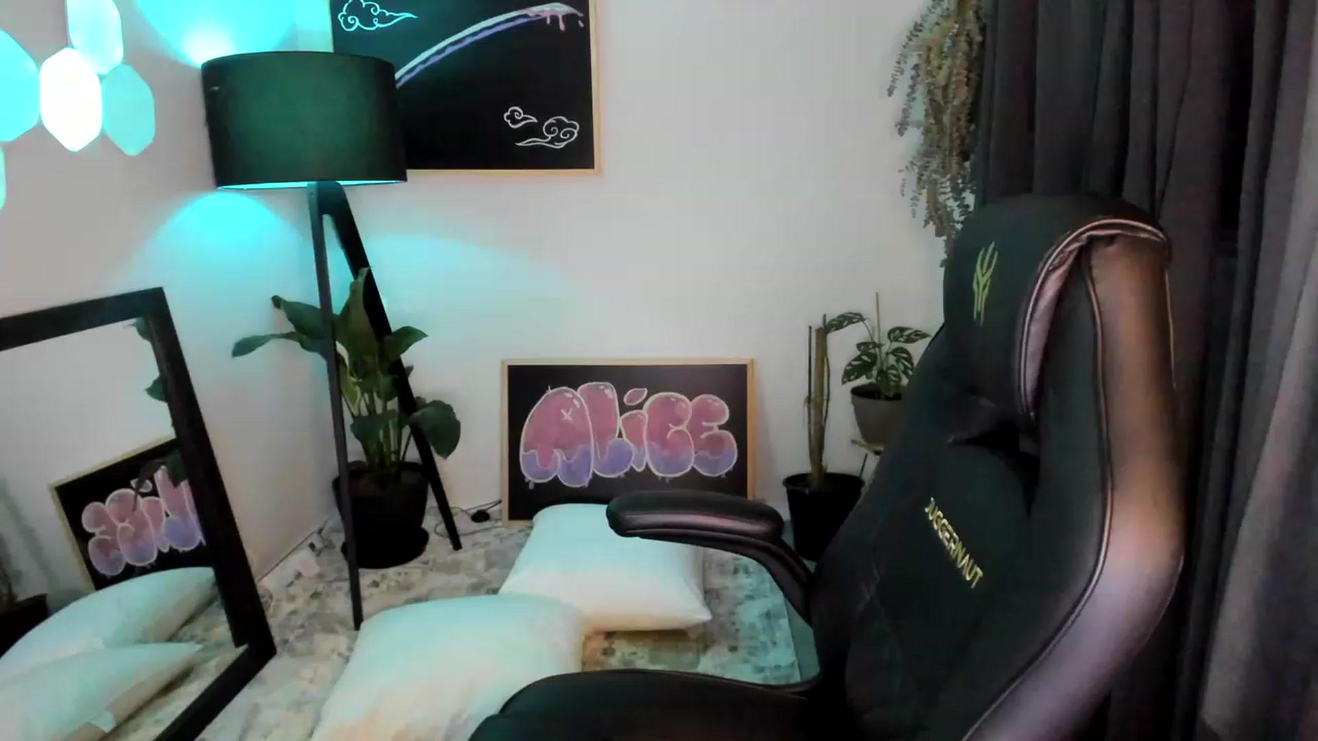 Gallery image thumbnail from Alice_NZ's myfreecams stream on, 02/04/2023, 08:42 image 4 of 20
