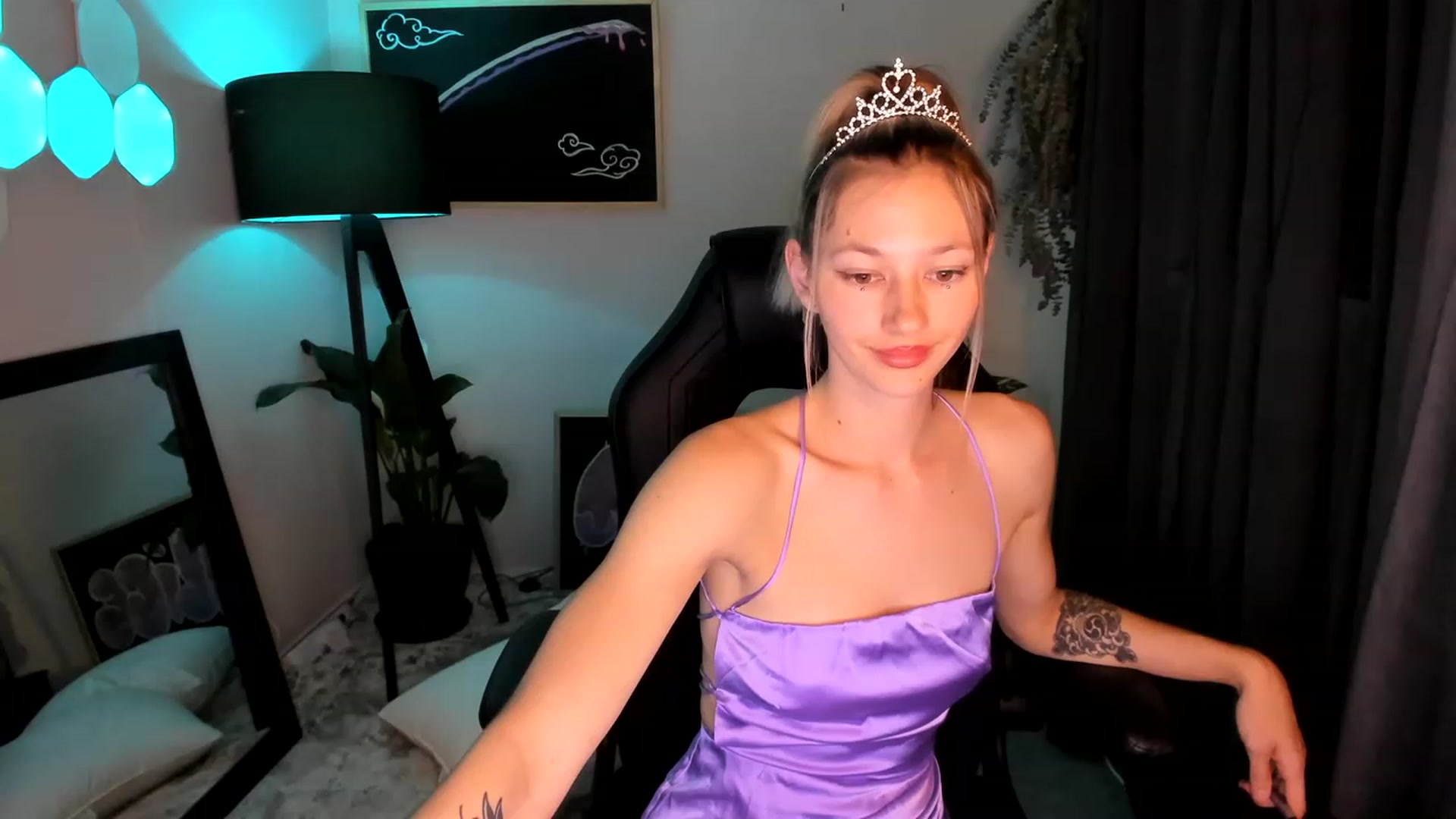 Gallery image thumbnail from Alice_NZ's myfreecams stream on, 02/04/2023, 08:42 image 16 of 20