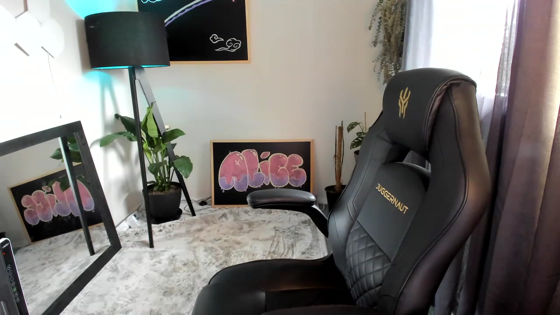 Gallery image thumbnail from Alice_NZ's myfreecams stream on, 02/11/2023, 02:52 image 16 of 20